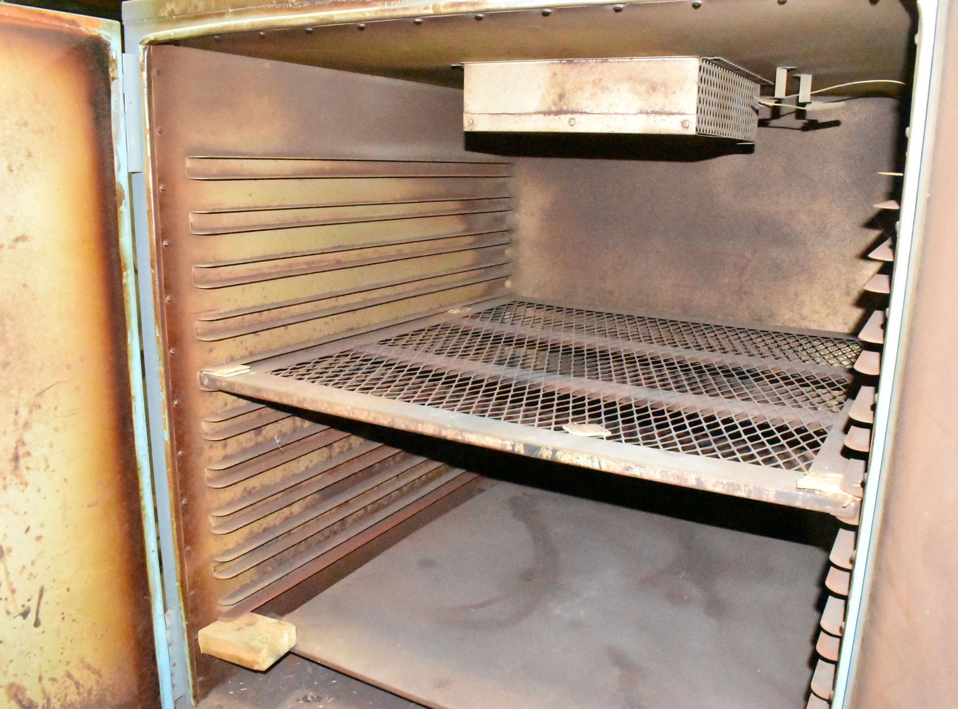 GRIEVE MODEL 333 LARGE CAPACITY ELECTRIC BENCH OVEN WITH 350 DEG. F. MAX. TEMPERATURE, 6.6 KW, 36" - Image 5 of 6
