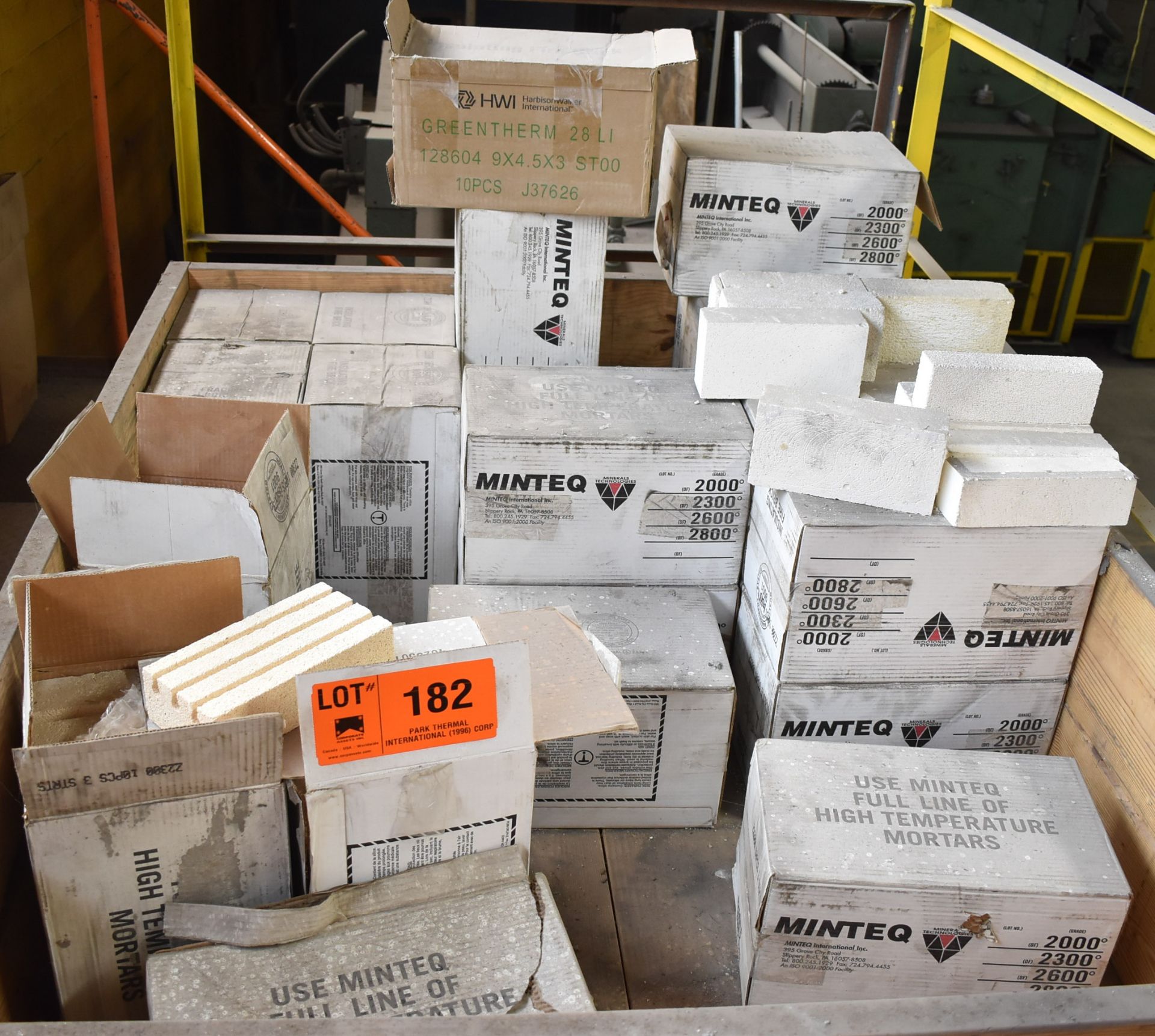 LOT/ REFRACTORY BRICKS