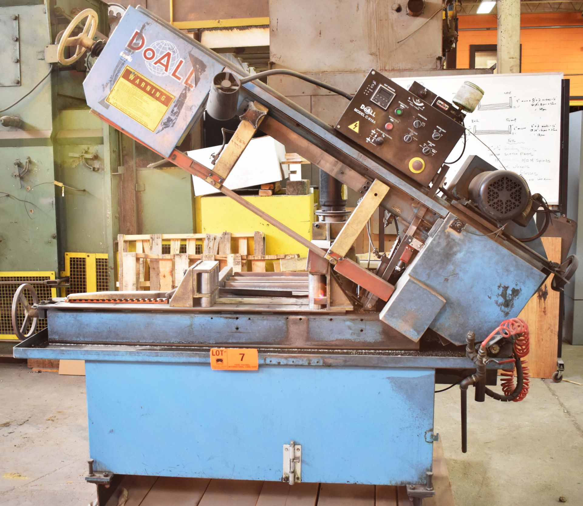 DOALL C-916A AUTOMATIC HORIZONTAL BAND SAW WITH 15"X11" CAPACITY, 2.2 HP, COOLANT, 575V/3PH/60HZ,