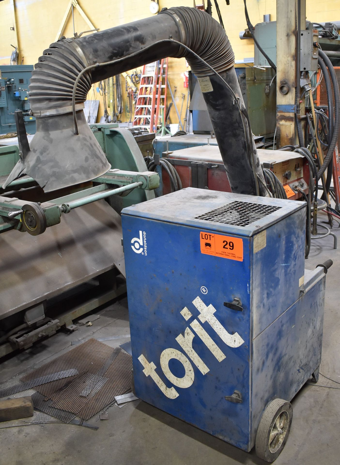 DONALDSON TORIT PORT-A-TRUNK PORTABLE SNORKEL-TYPE DUST COLLECTOR, S/N: N/A