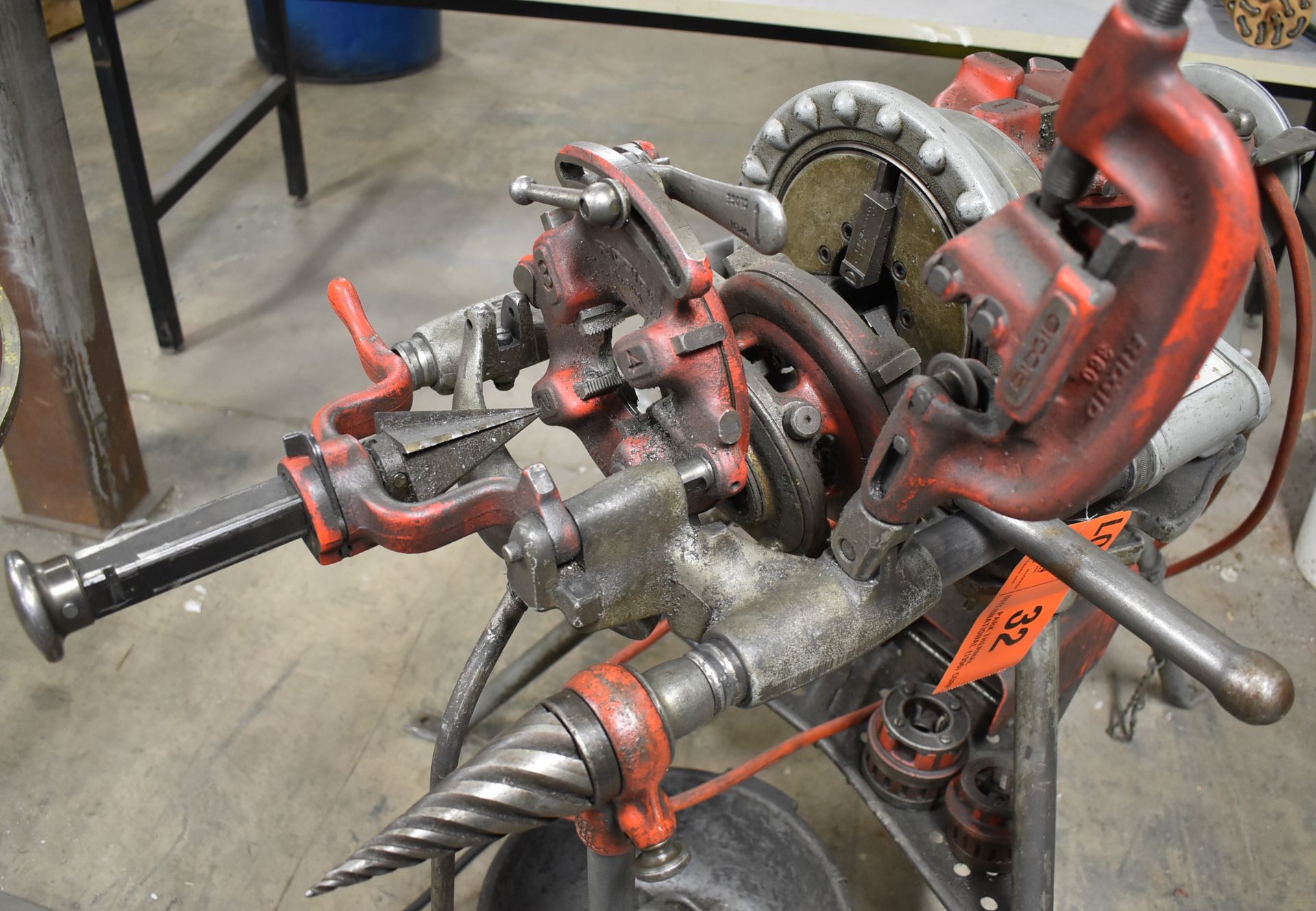 RIDGID 300 PIPE THREADER WTIH THREADING HEADS, PIPE CUTTER, THREADING DIES AND TRI-STAND, S/N: N/A - Image 2 of 8