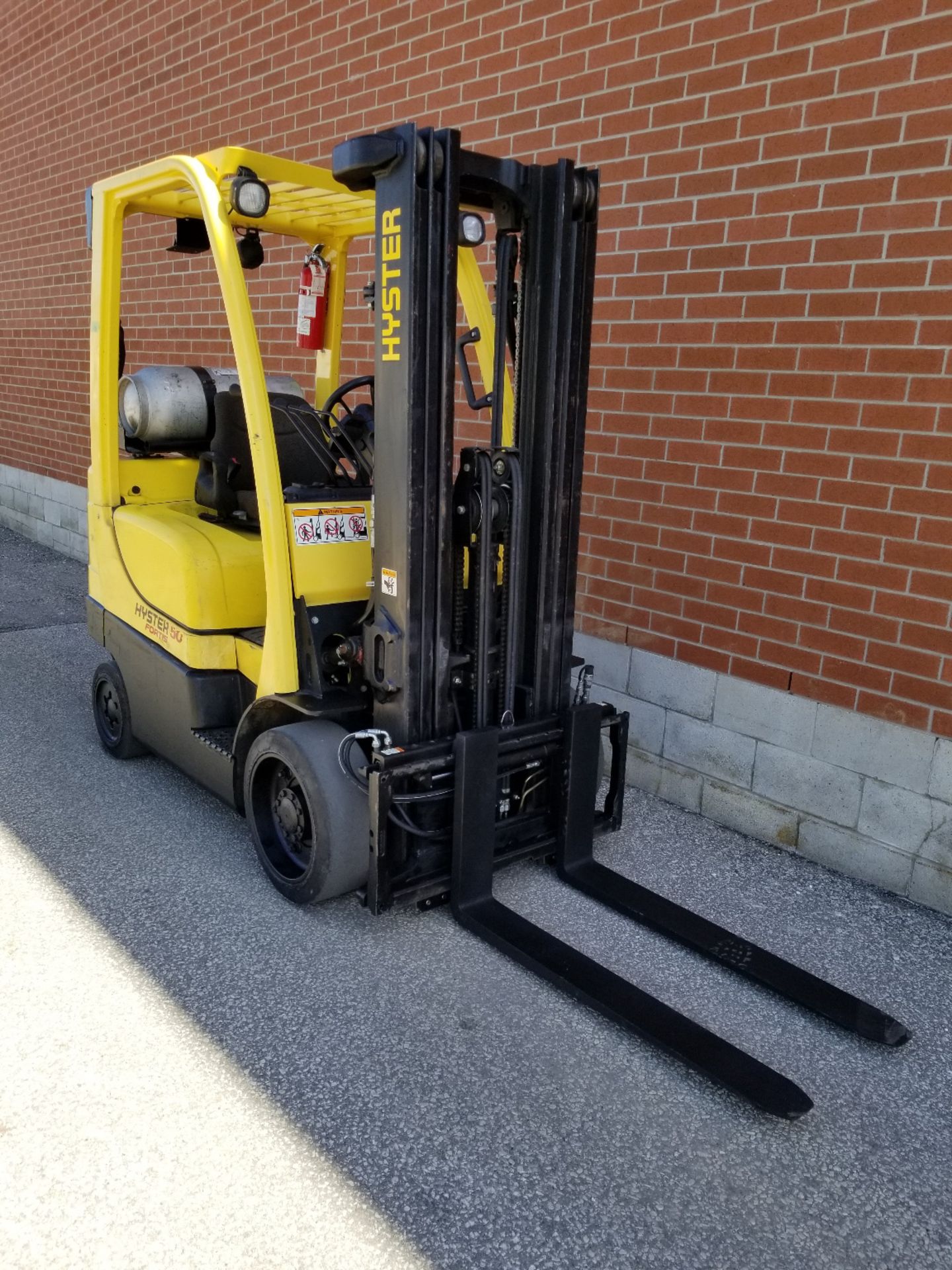 HYSTER (2008) S50FT 5000 LB. CAPACITY LPG FORKLIFT WITH 189" MAX. VERTICAL LIFT, 3 STAGE MAST, - Image 2 of 3