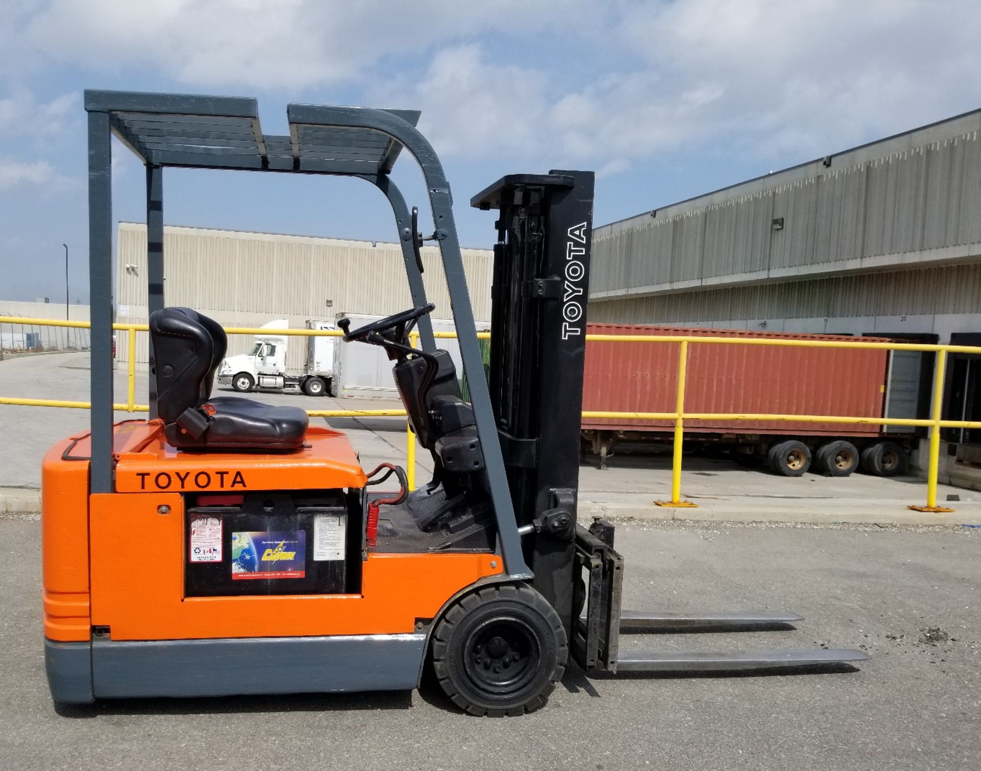 TOYOTA 5FBE15 3000 LB. CAPACITY 36V 3-WHEEL ELECTRIC FORKLIFT WITH 108" MAX. VERTICAL LIFT, 3 - Image 2 of 3