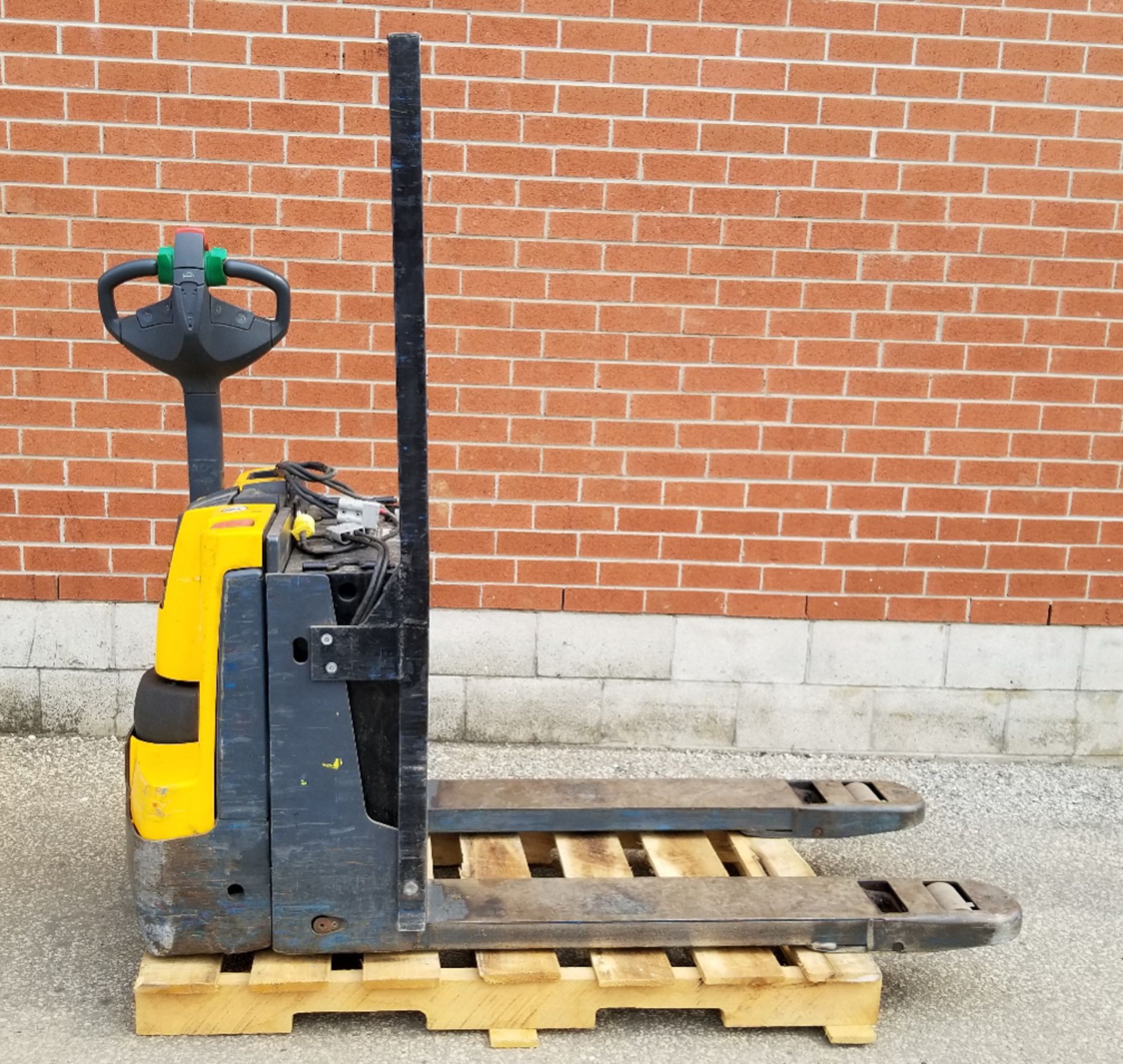 JUNGHEINRICH EJE-120 4500 LB. CAPACITY 24V WALK-BEHIND ELECTRIC PALLET JACK WITH CHARGER, S/N: