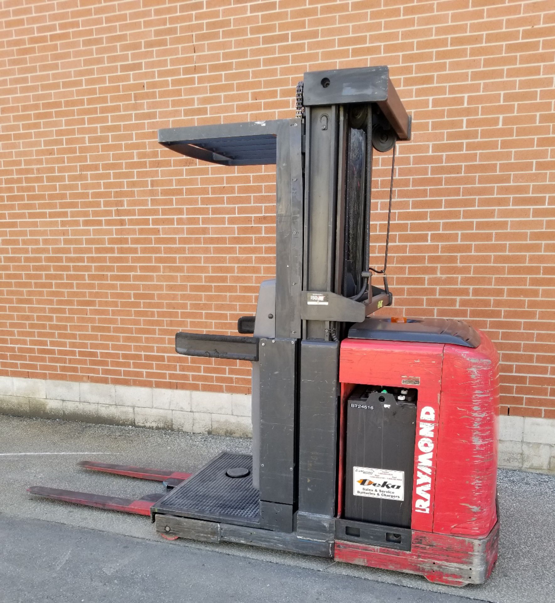 RAYMOND (2008) 5200-OPC 3000 LB. CAPACITY 24V ELECTRIC ORDER PICKER FORKLIFT WITH 210" MAX. VERTICAL