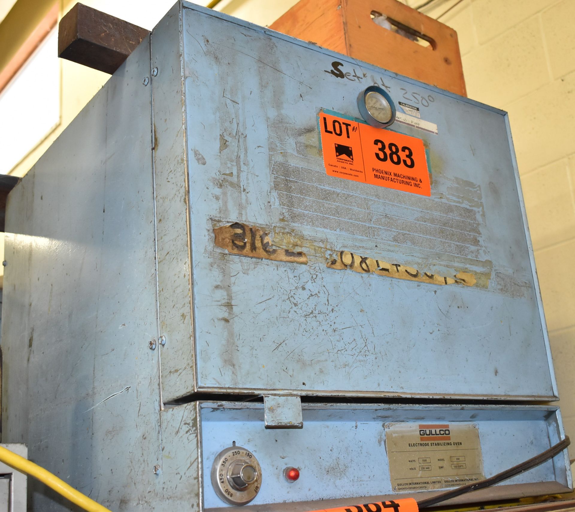 GULLCO MODEL 350 ELECTRODE STABILIZING OVEN WITH 550 DEG. F. MAX. TEMPERATURE, S/N: S/N