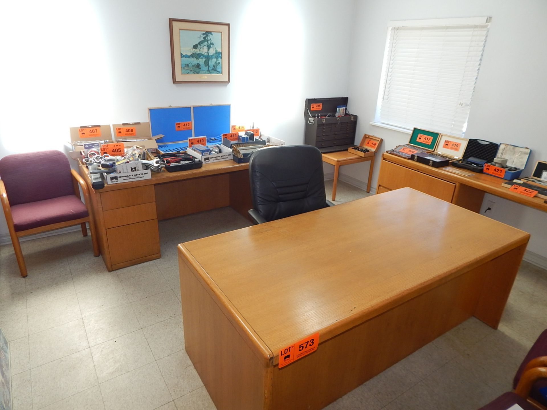 LOT/ CONTENTS OF OFFICE (FURNITURE ONLY) - Image 3 of 3