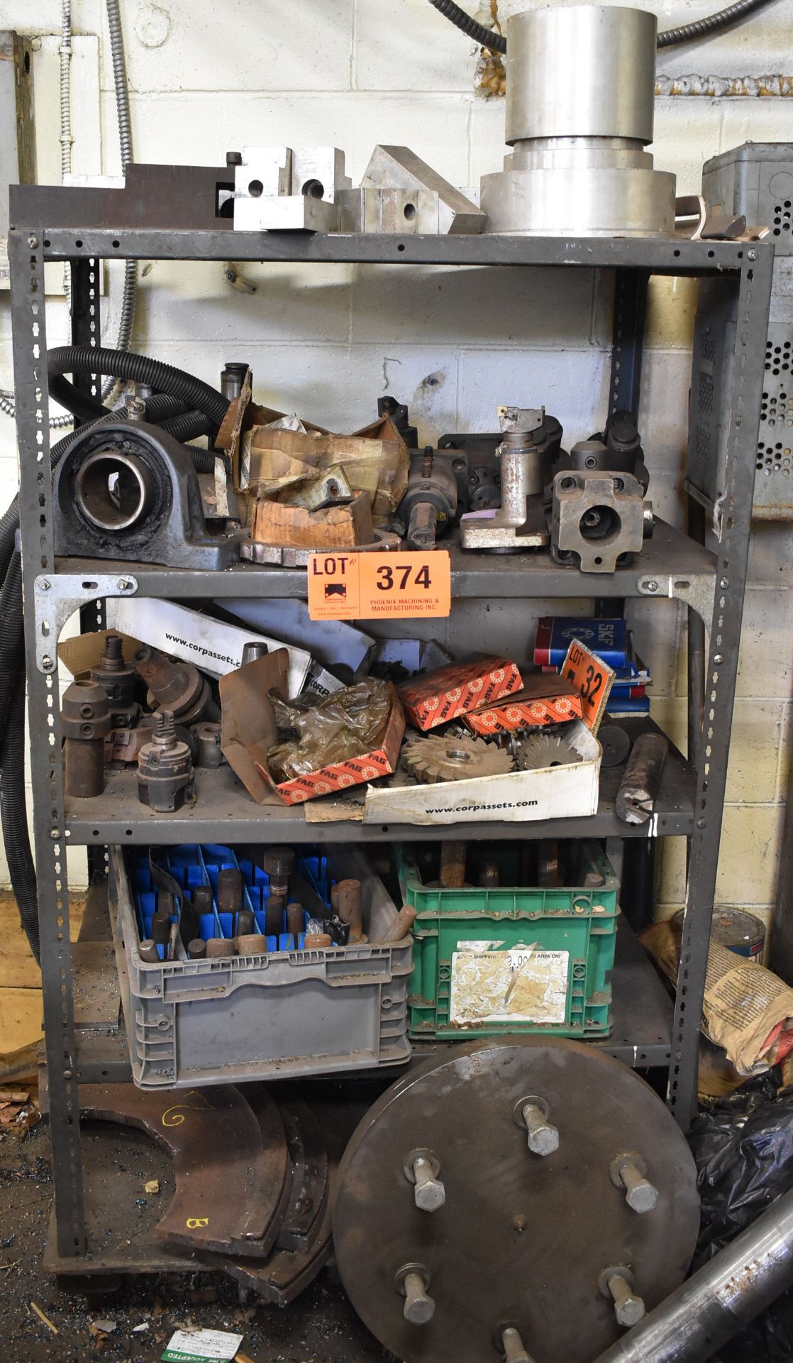 LOT/ SHELF WITH CONTENTS - TOOL HOLDERS, SPARE PARTS, BEARINGS, CUTTERS, THREAD PLUG GAUGES, SURPLUS