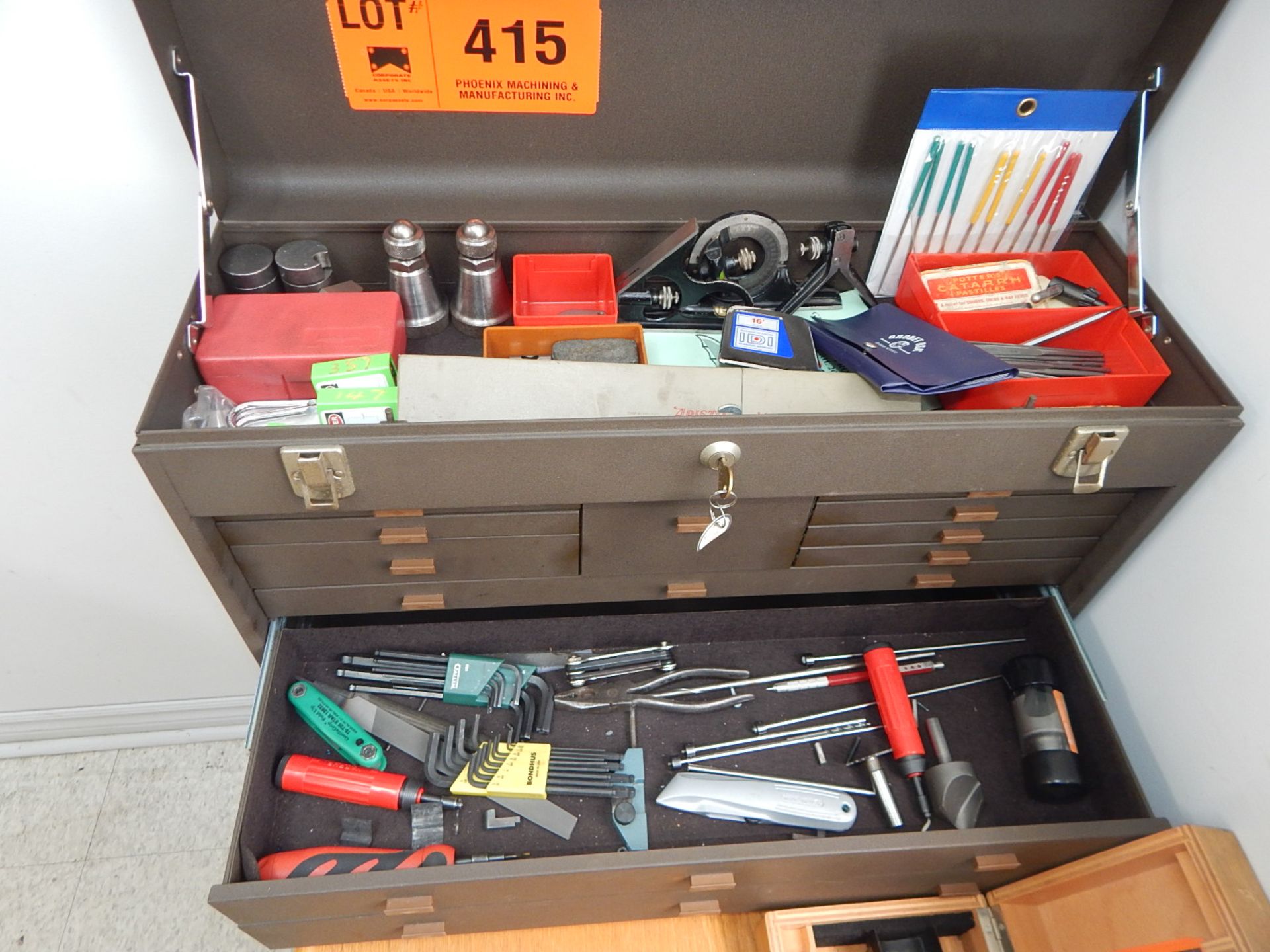 LOT/ TOOLBOX WITH PRECISION AND SPECIALTY TOOLS AND TOOLING - Image 9 of 10