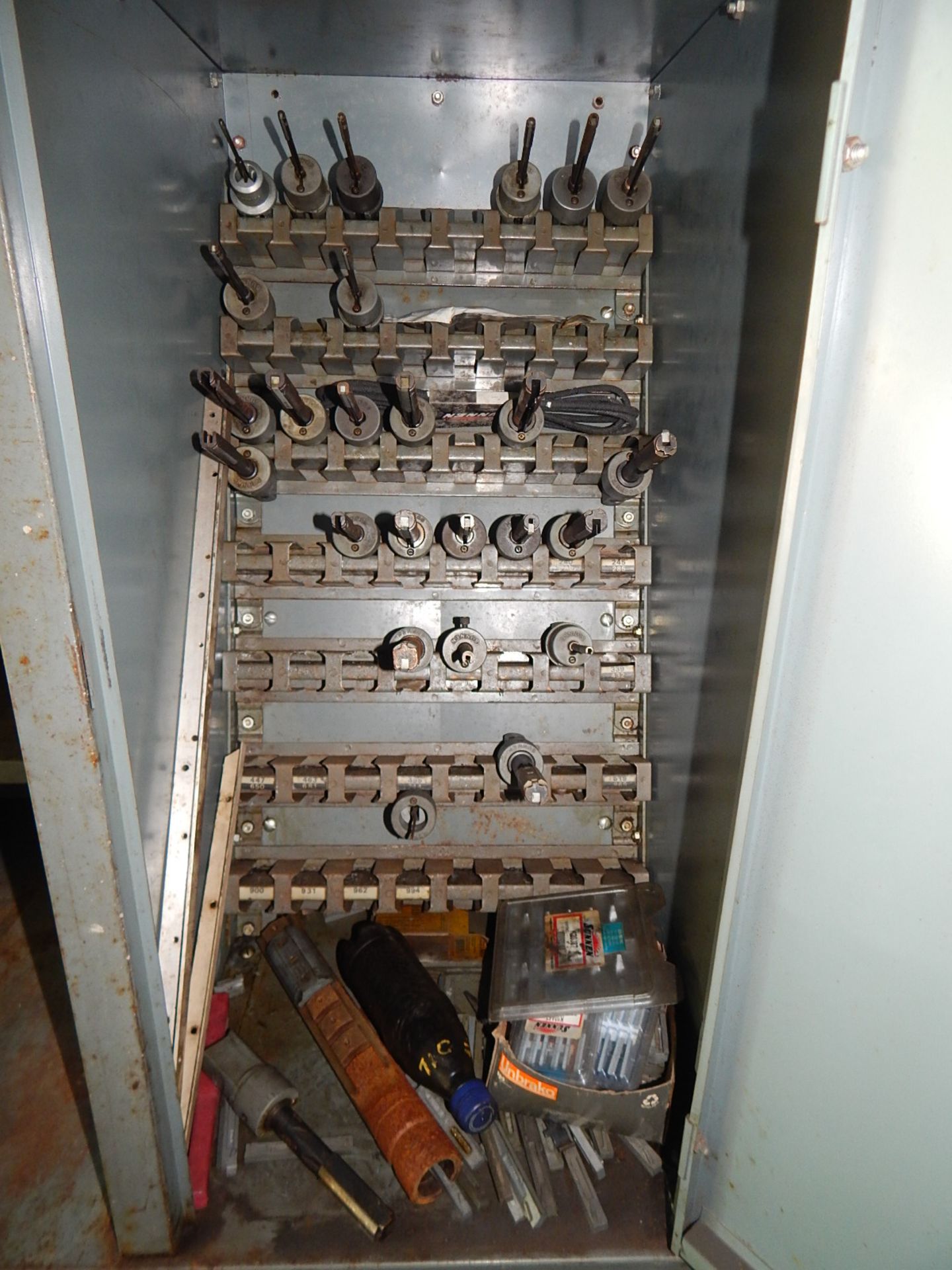 LOT/ SUNNEN TOOL CABINET WITH HONE TOOLING - Image 4 of 4