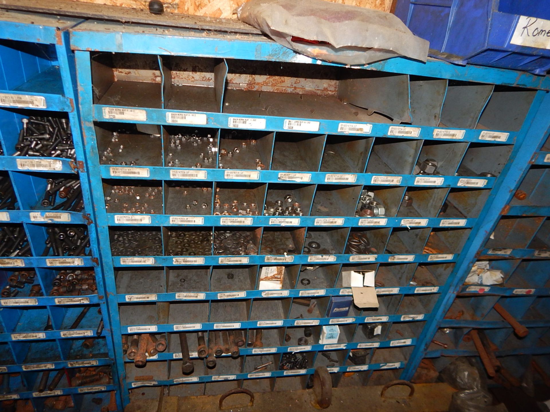 LOT/ FASTENAL PIGEONHOLE CABINETS WITH HARDWARE - Image 4 of 5