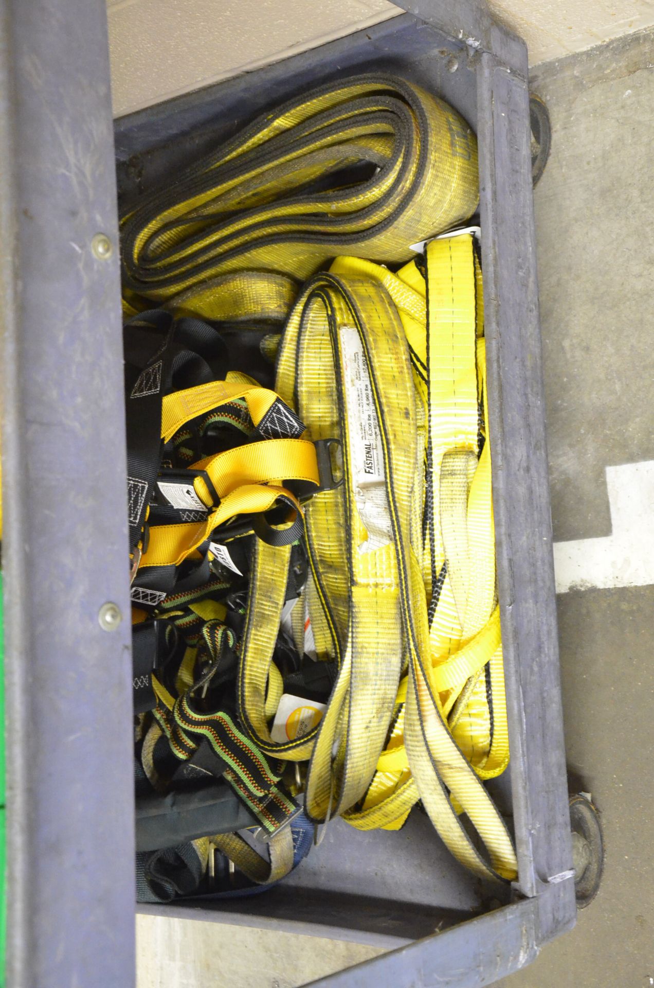 LOT/ (2) VGD 1-1/2 TON COME-A-LONGS, SHACKLES, EYE BOLTS, LIFTING SLINGS AND FALL ARREST HARNESSES - Image 7 of 7