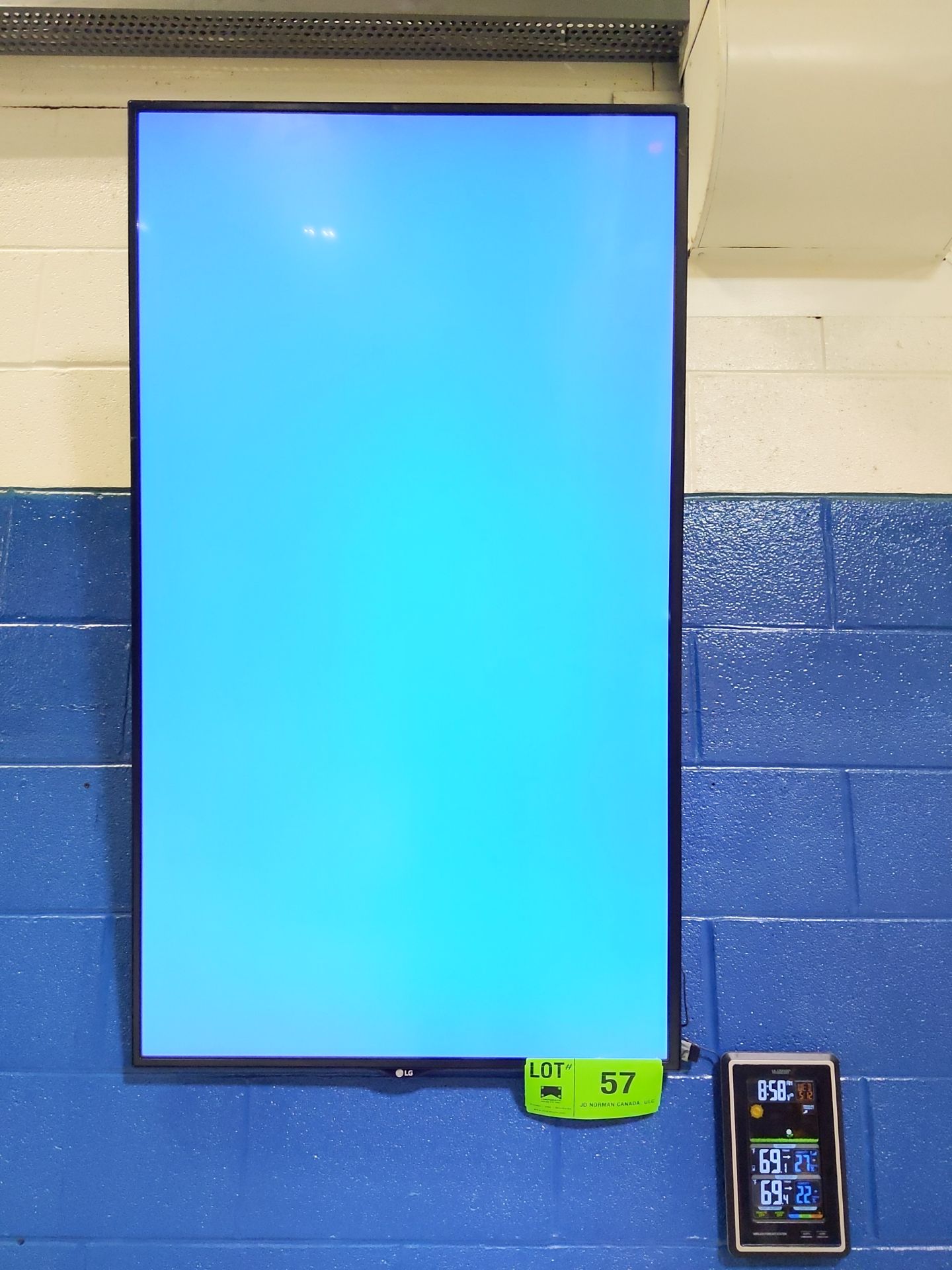 LOT/ LG 55" FLATSCREEN DISPLAY AND LACROSSE DIGITAL WEATHER STATION