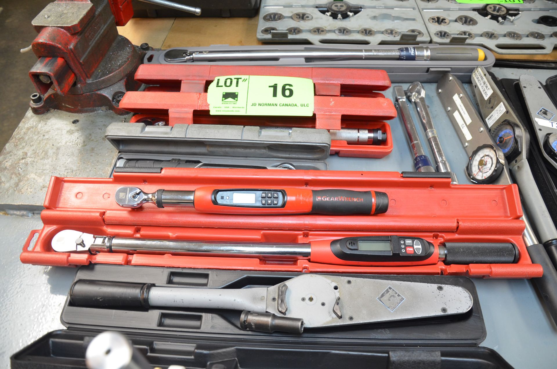 LOT/ DIGITAL AND CONVENTIONAL TORQUE WRENCHES