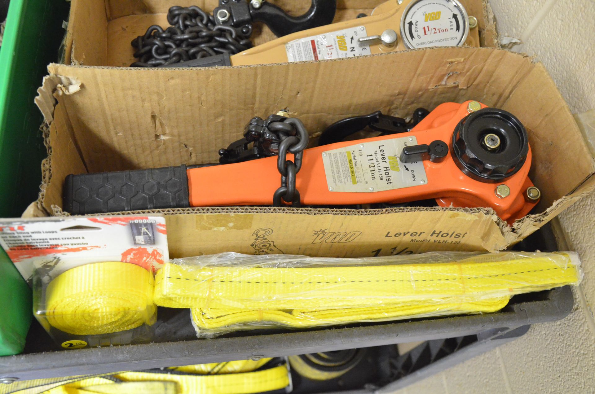 LOT/ (2) VGD 1-1/2 TON COME-A-LONGS, SHACKLES, EYE BOLTS, LIFTING SLINGS AND FALL ARREST HARNESSES - Image 4 of 7
