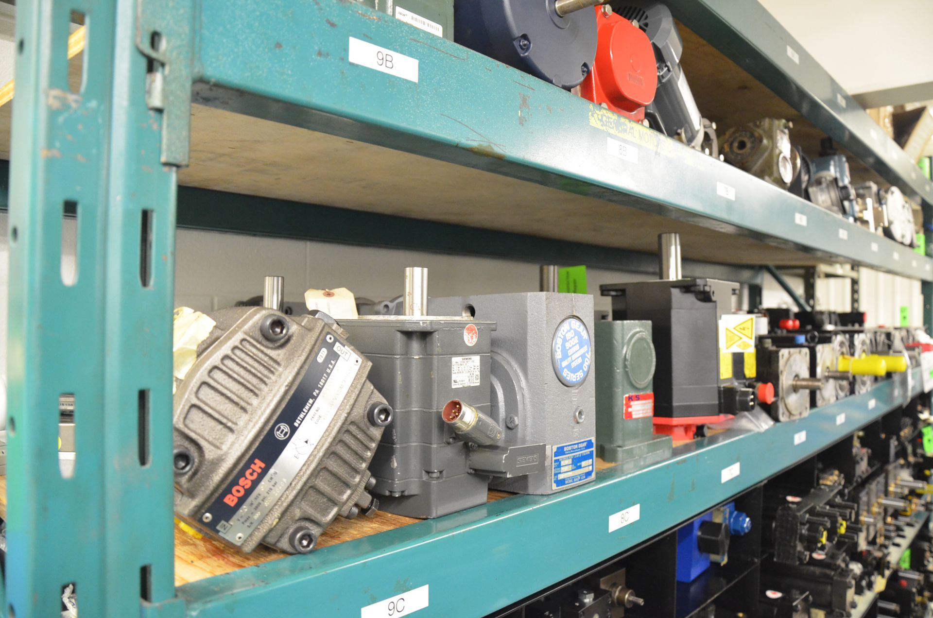 LOT/ CONTENTS OF SHELF - ELECTRIC DRIVES AND STEPPING MOTORS - Image 5 of 5