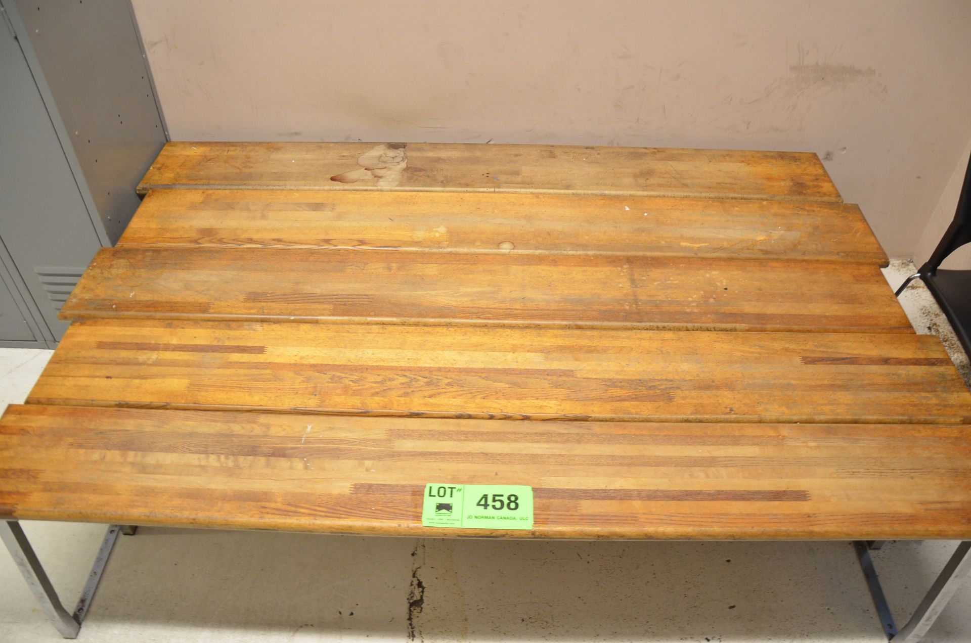 LOT/ WOOD BENCHES