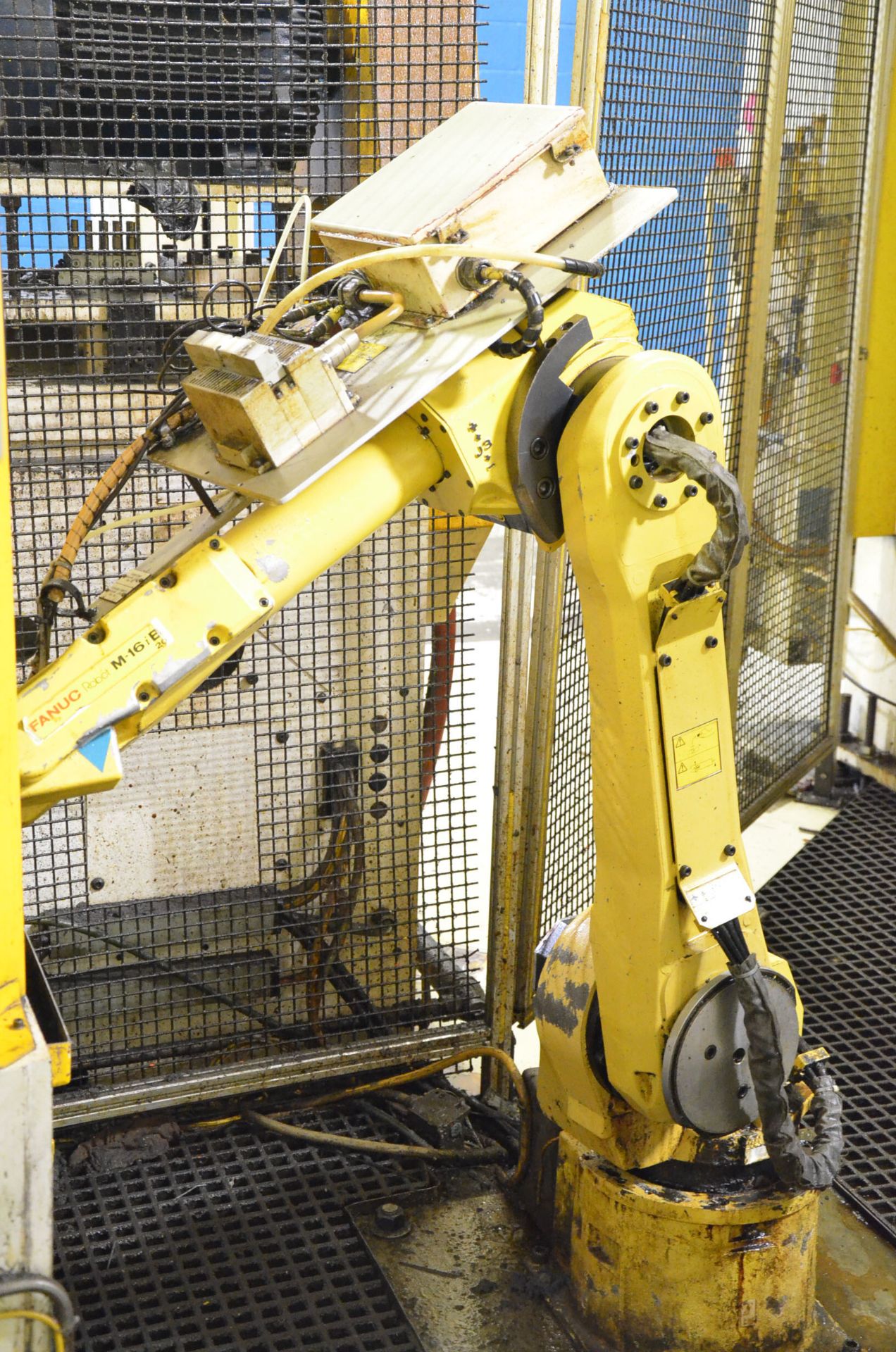 FANUC (2005) M-16IB 6-AXIS PICK AND PLACE ROBOT WITH FANUC SYSTEM R-J3-IB CONTROLLER, DIGITAL - Image 2 of 2