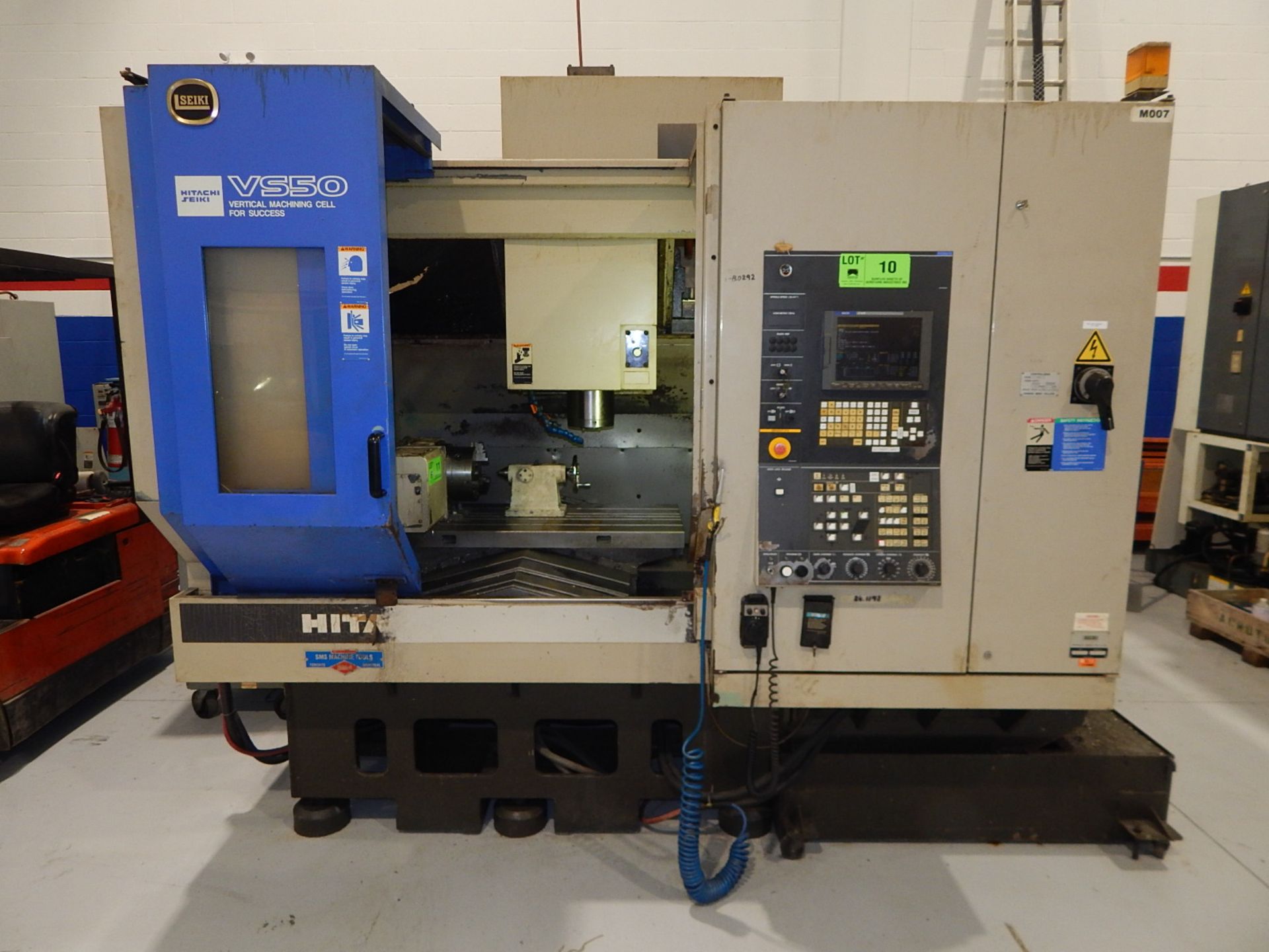 HITACHI (1999) VS50 CNC 4 AXIS READY VERTICAL MACHINING CENTER WITH SEICOS (FANUC) 16IM CNC CONTROL, - Image 2 of 7