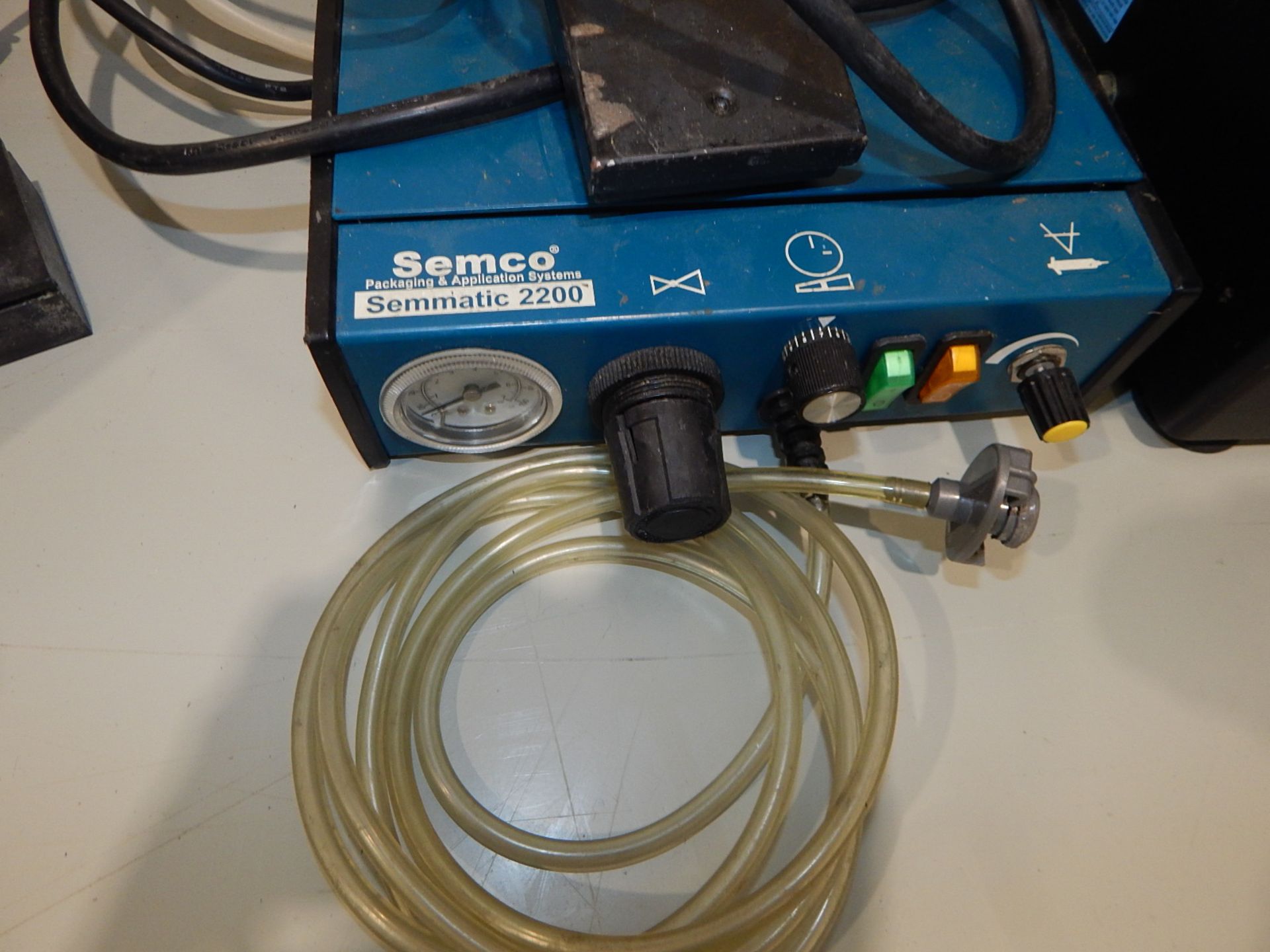 SEMECO SEMMATIC 2200 PACKAGING AND APPLICATION SYSTEM WITH SUPPLIES, S/N N/A - Image 2 of 6