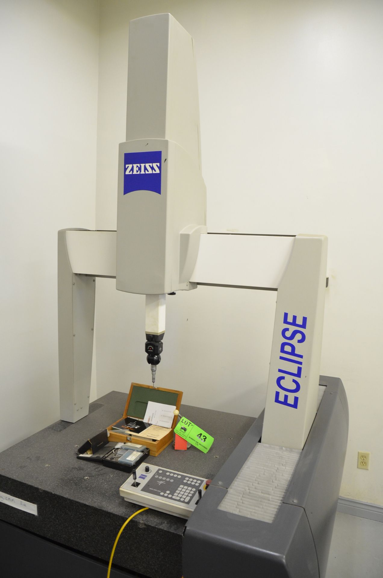 ZEISS ECLIPSE 700 C99/II BRIDGE-TYPE CO-ORDINATE MEASURING MACHINE WITH CALYPSO V4.5 WINDOWS PC - Image 2 of 8