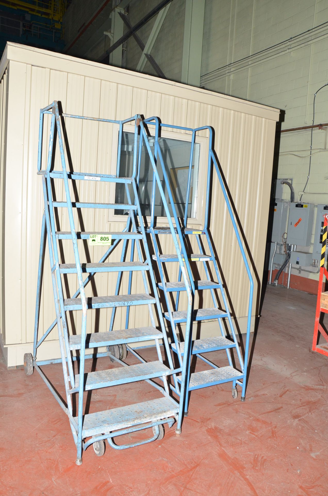 LOT/ (2) ROLLING SHOP LADDERS [RIGGING FEE FOR LOT #805 - $125 USD PLUS APPLICABLE TAXES]