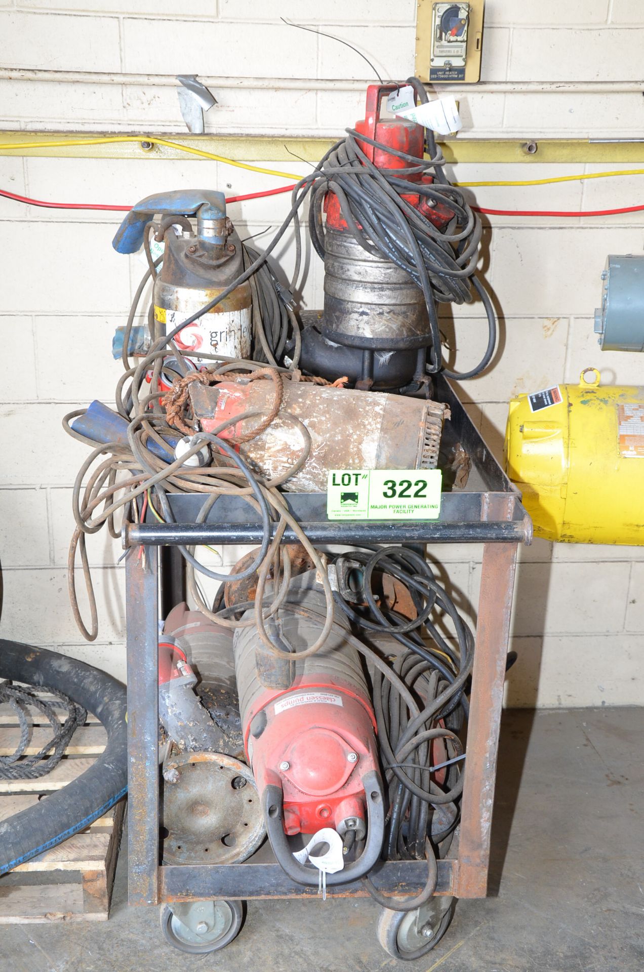 LOT/ HEAVY DUTY SUBMERSIBLE PUMPS WITH CART [RIGGING FEE FOR LOT #322 - $25 USD PLUS APPLICABLE