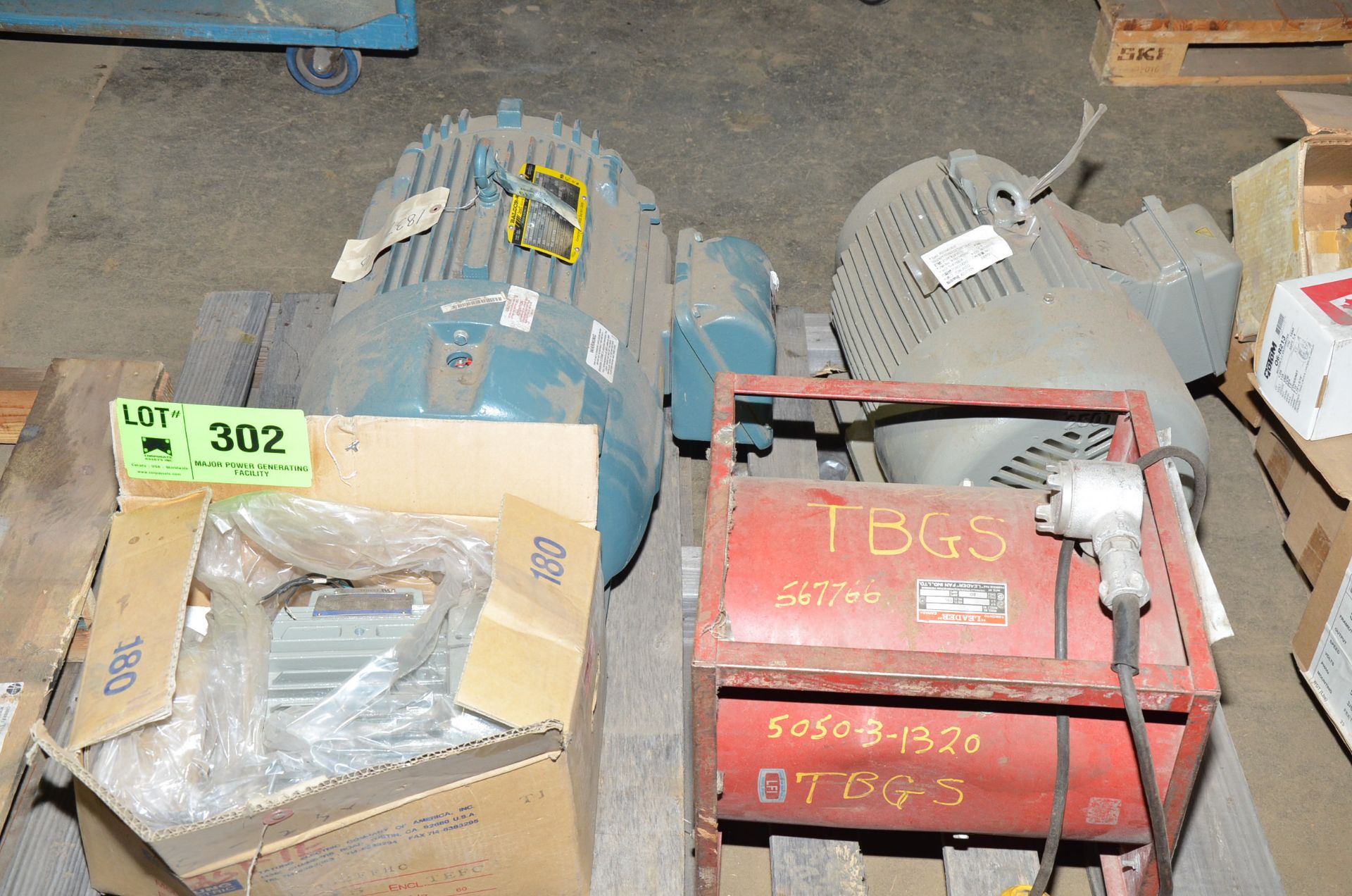 LOT/ ELECTRIC MOTORS [RIGGING FEE FOR LOT #302 - $25 USD PLUS APPLICABLE TAXES]