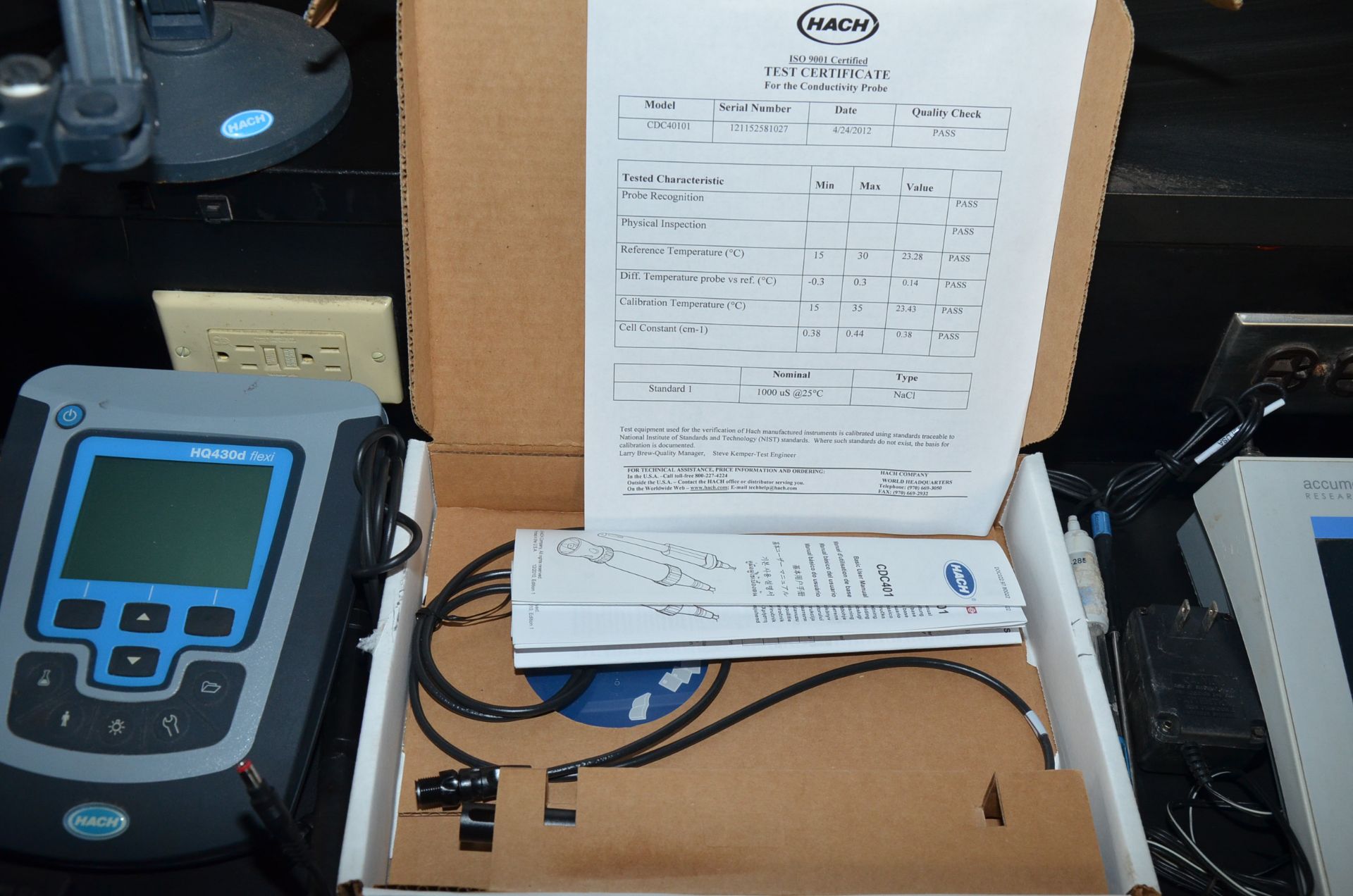 HACH HQ430D DIGITAL SINGLE INPUT MULTI PARAMETER PH & CONDUCTIVITY METER WITH PROBES, S/N N/A [ - Image 3 of 4