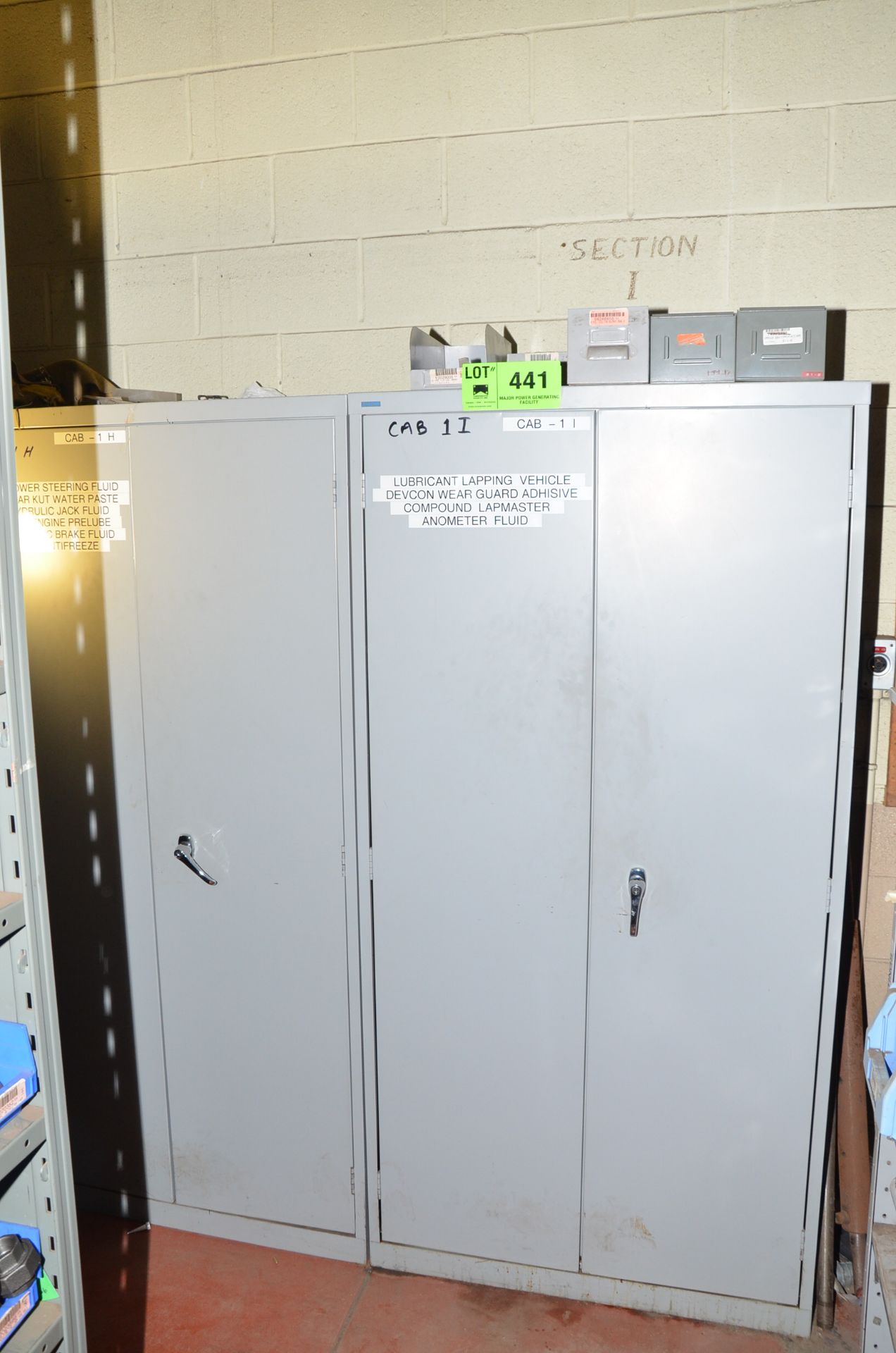 LOT/ (2) HIBOY CABINETS [RIGGING FEE FOR LOT #441 - $TBD USD PLUS APPLICABLE TAXES]