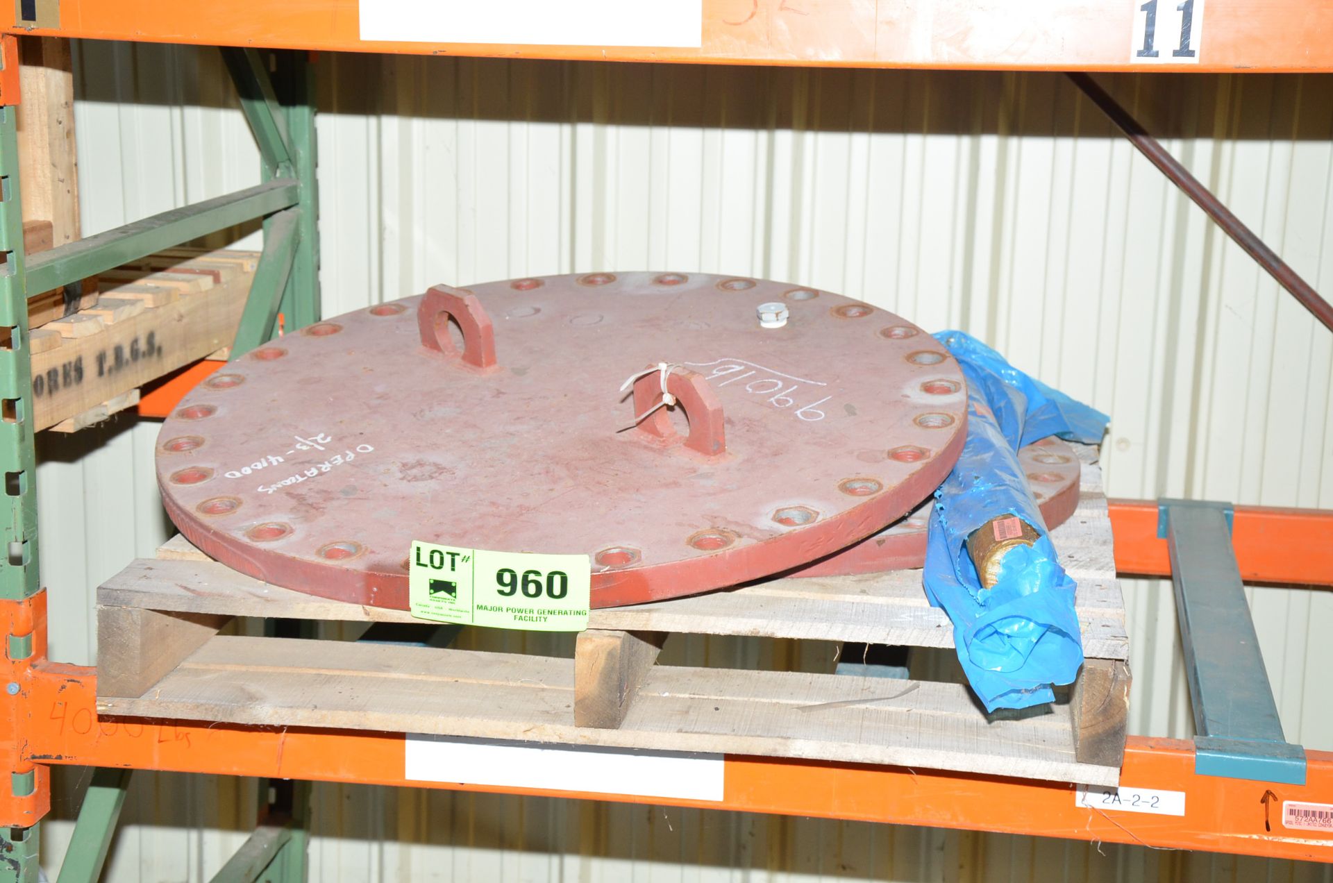 LOT/ SKID WITH CONTENTS - BLIND FLANGE [RIGGING FEE FOR LOT #960 - $25 USD PLUS APPLICABLE TAXES]