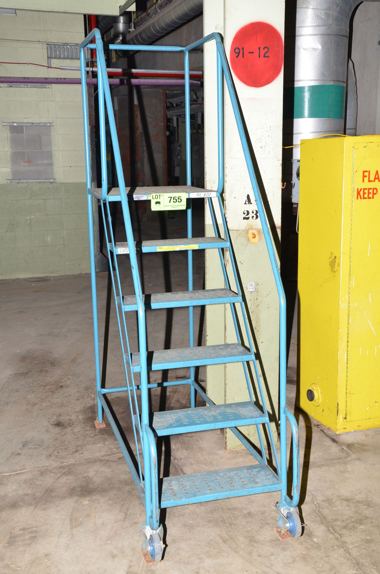 ROLLING SHOP LADDER [RIGGING FEE FOR LOT #755 - $25 USD PLUS APPLICABLE TAXES]