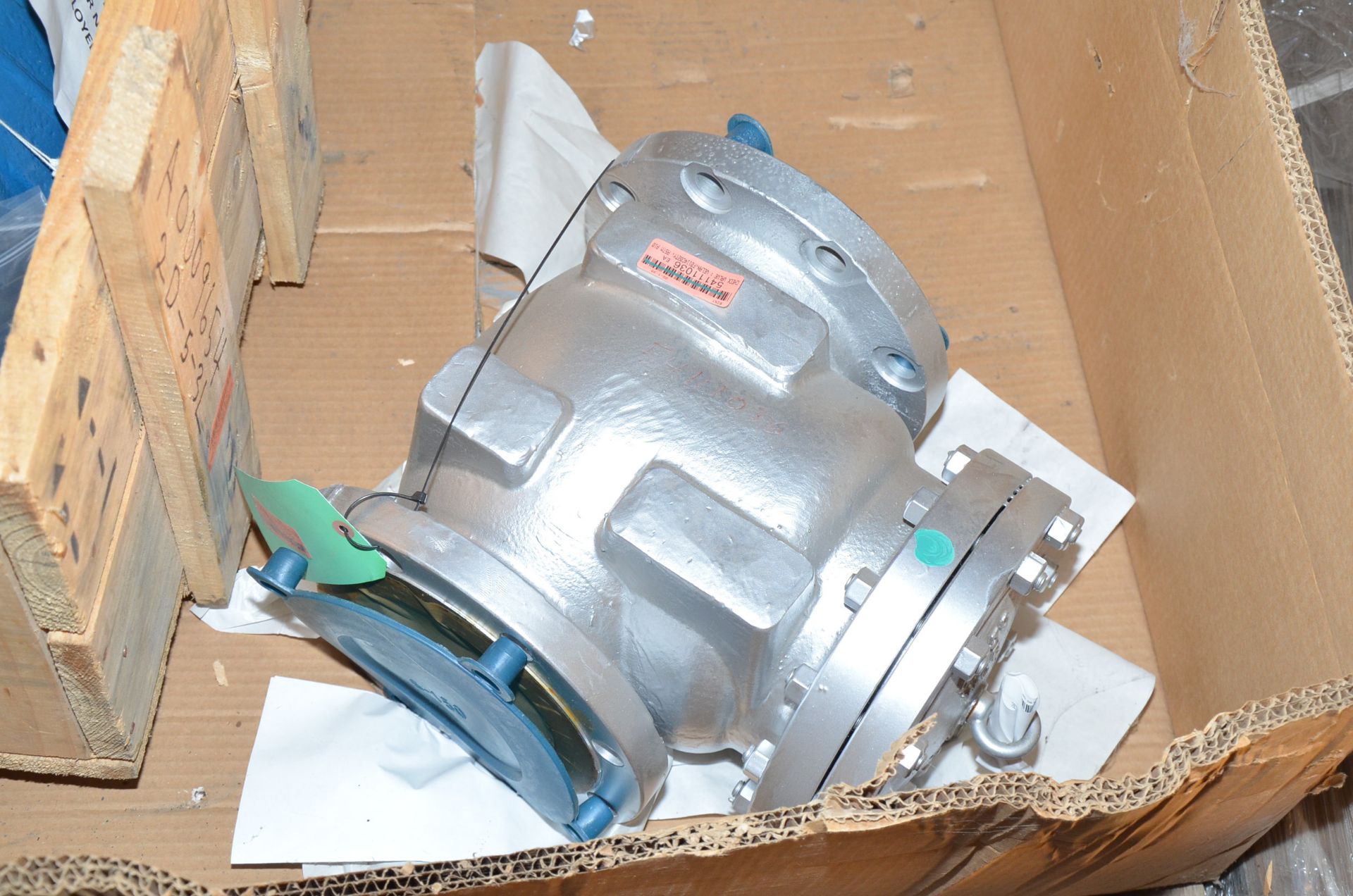 LOT/ SKID WITH CONTENTS - GEAR REDUCER DRIVE [RIGGING FEE FOR LOT #903 - $25 USD PLUS APPLICABLE - Image 3 of 3