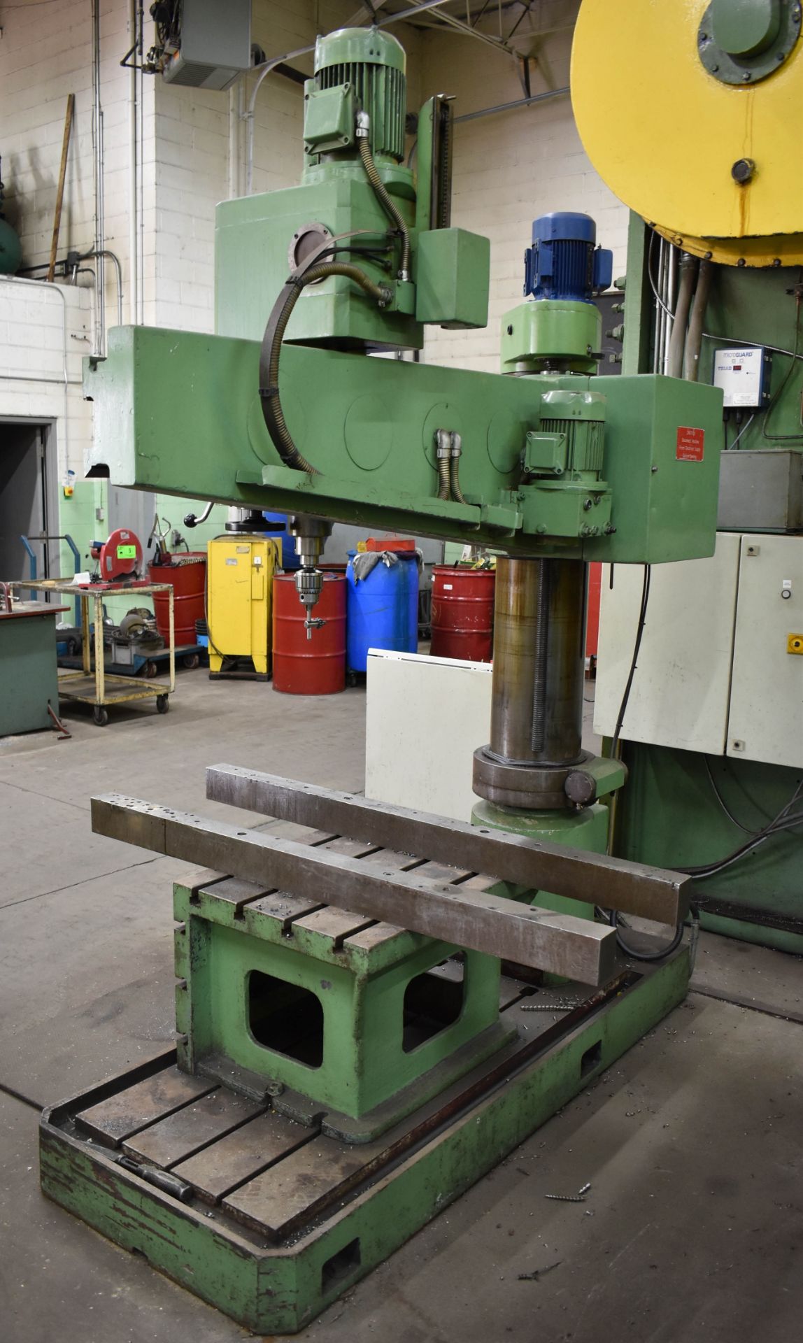 HMT RM/62 4' RADIAL ARM DRILL WITH SPEEDS TO 1750RPM, S/N: 4015 [RIGGING FEE FOR LOT #26 - $350 - Image 3 of 8