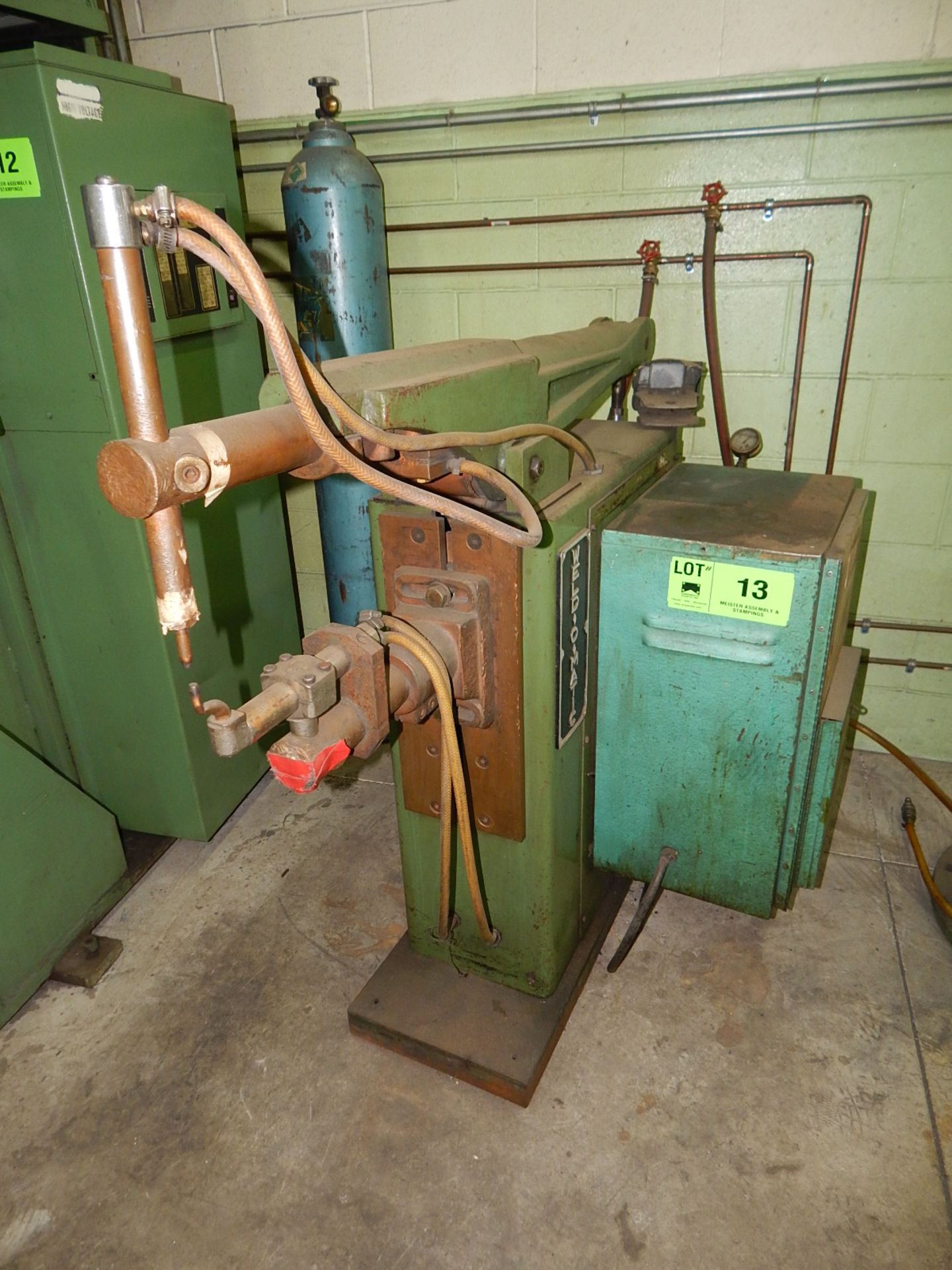 WELDOMATIC AF.2B SPOT WELDER WITH 19.75" THROAT, 550V/60HZ/ 75KVA, S/N: 2097 [RIGGING FEE FOR LOT #