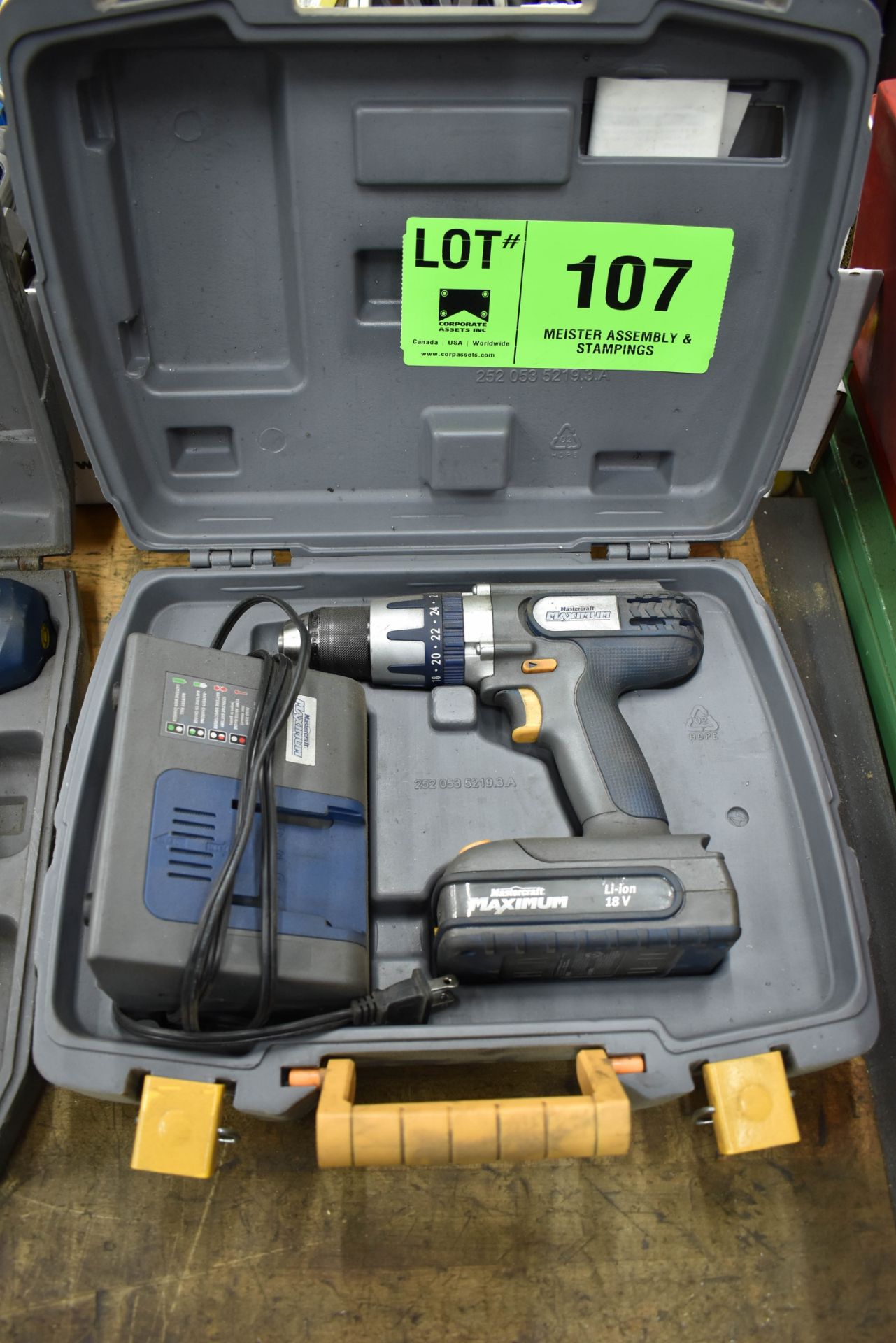 MASTERCRAFT 18V CORDLESS DRILL WITH CHARGER, S/N: N/A