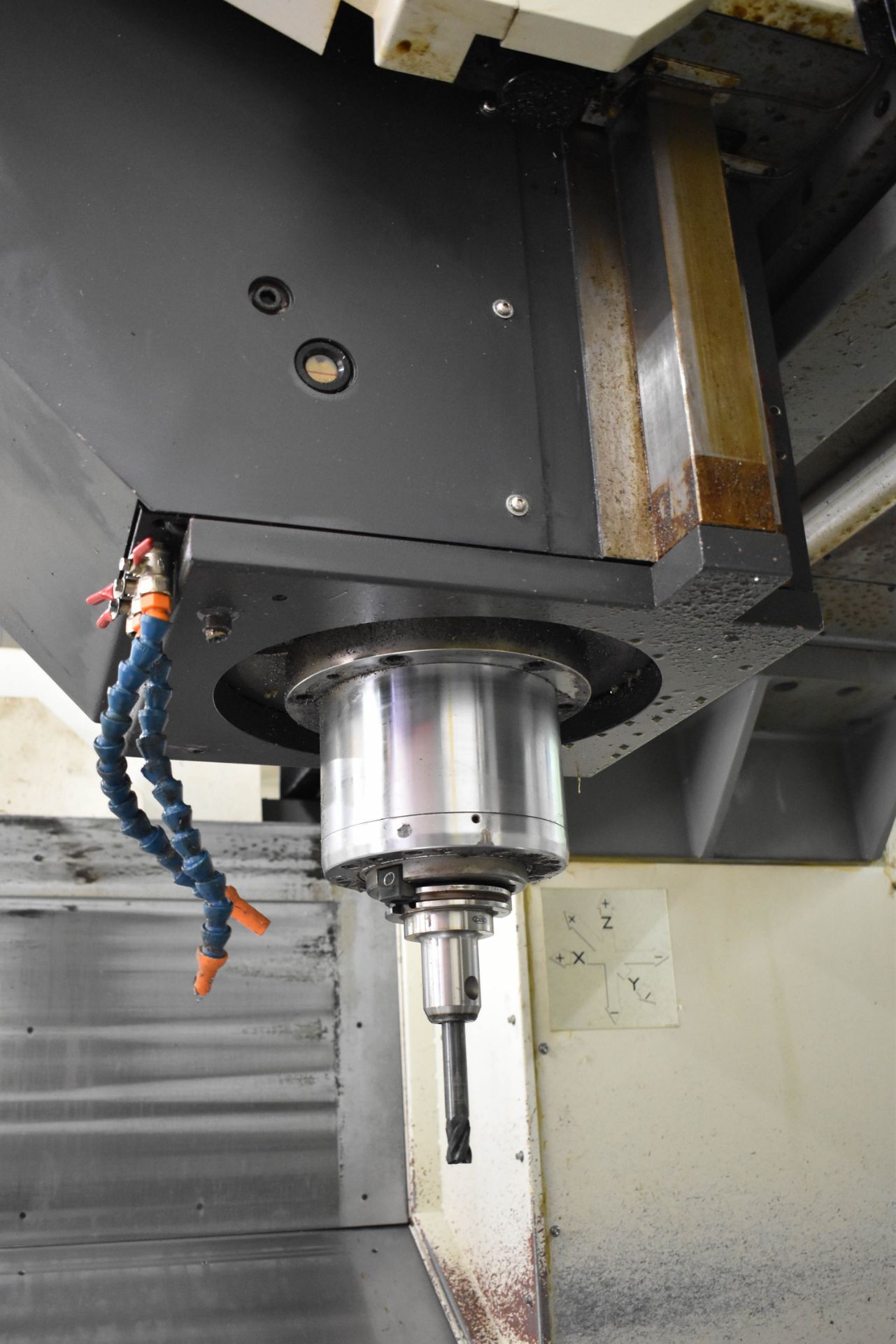 MONFORTS (2014) FS-2716 CNC VERTICAL BRIDGE TYPE MACHINING CENTER WITH TRAVELS: X- 106.3", Y- 78. - Image 5 of 21