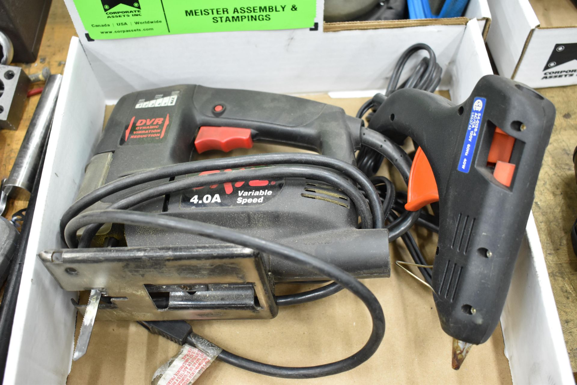 LOT/ ELECTRIC TOOLS - Image 2 of 3