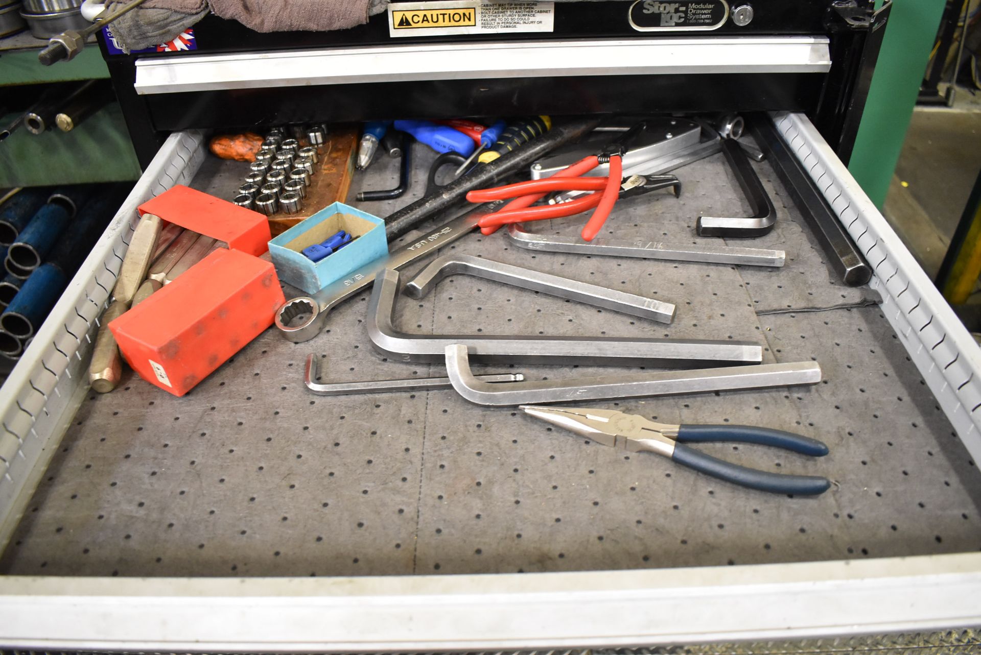 LOT/ STOR-LOC 6-DRAWER ROLLING CABINET WITH CONTENTS CONSISTING OF CARBIDE INSERTS, DRILLS, HAND - Image 4 of 8