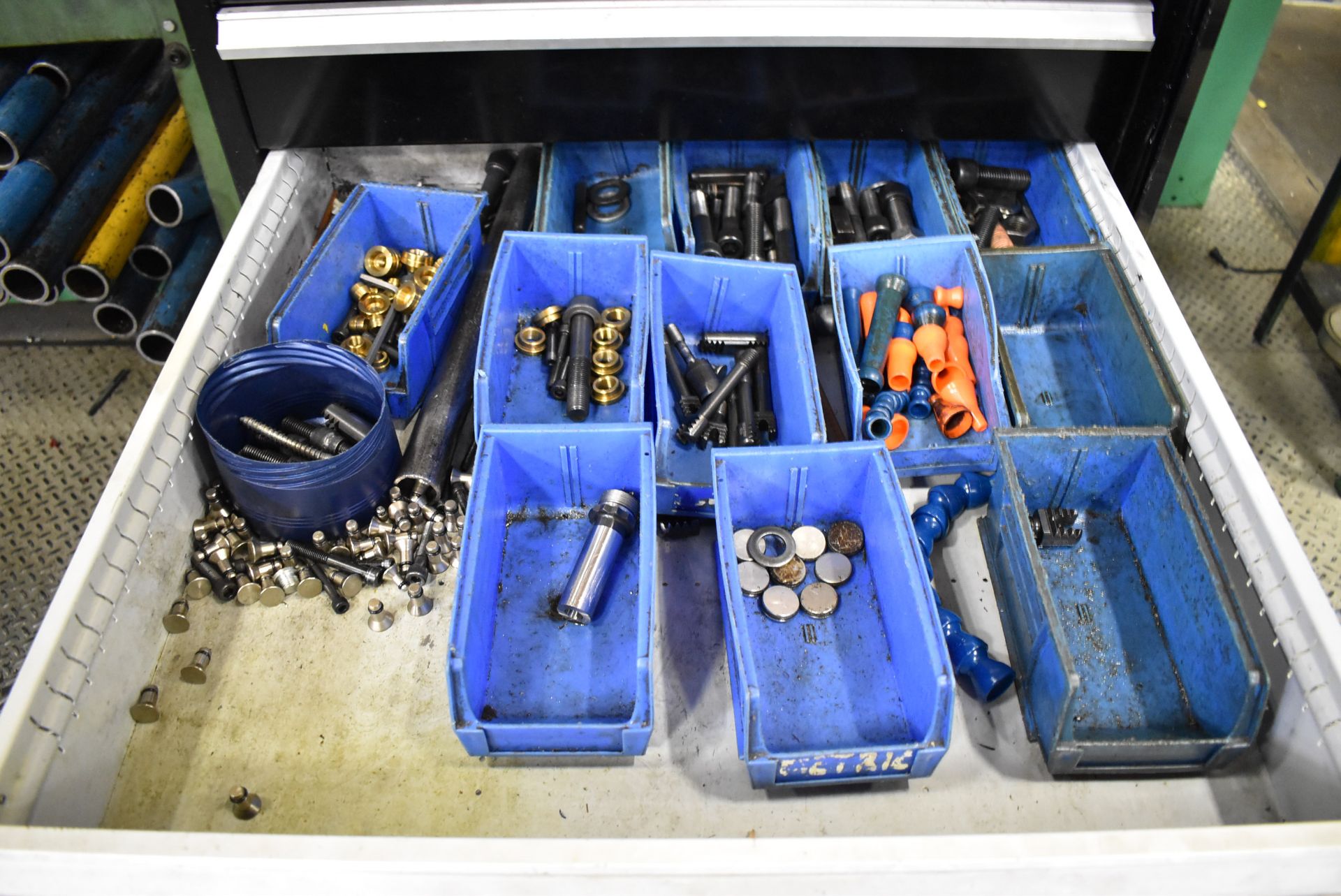 LOT/ STOR-LOC 6-DRAWER ROLLING CABINET WITH CONTENTS CONSISTING OF CARBIDE INSERTS, DRILLS, HAND - Image 6 of 8