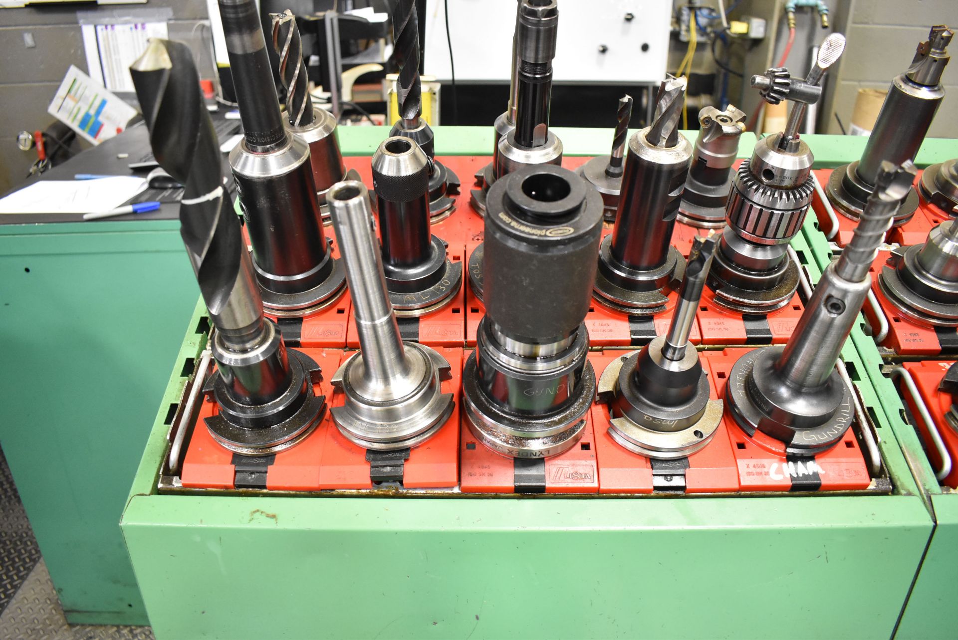 LOT/ CAT 50 TAPER TOOLING (LOCATED IN WINDSOR, ON)