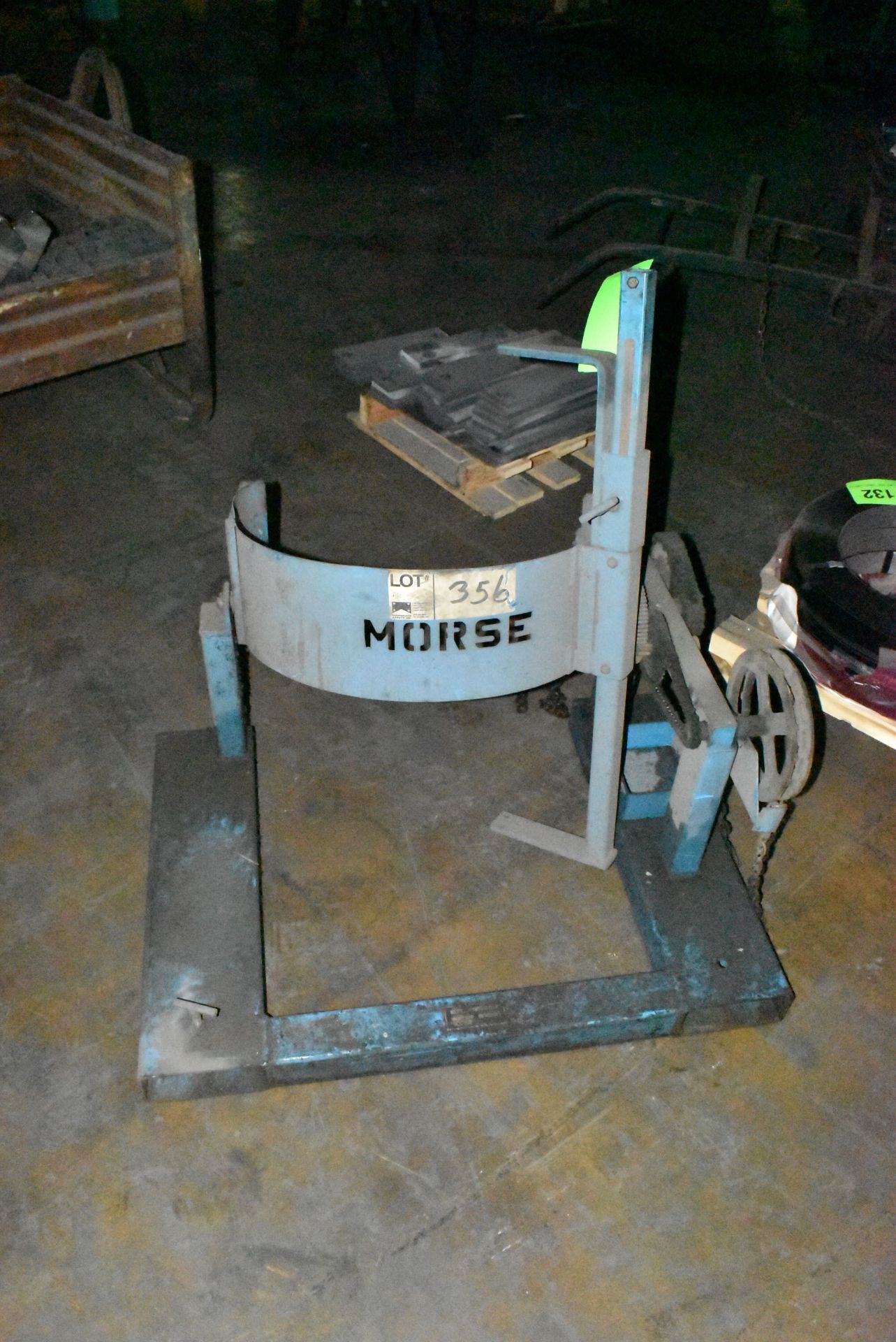 MORSE BARREL TIPPING FORKLIFT ATTACHMENT WITH 900LB MAXIMUM CAPACITY, S/N: 0497 - Image 2 of 3