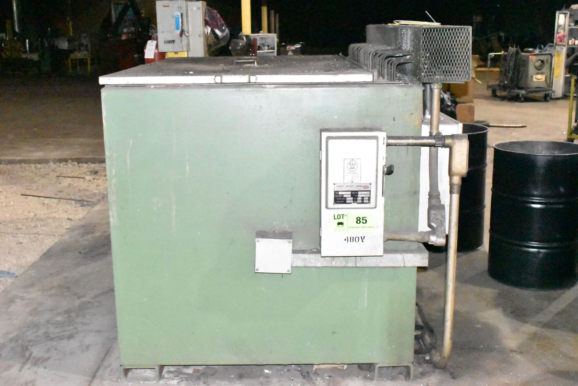 LINDBERG MODEL 484872 ELECTRIC SALT FURNACE WITH 500 DEGREES F MAX TEMP, 48"Wx72"Lx48"D APPROX SIZE, - Image 2 of 6