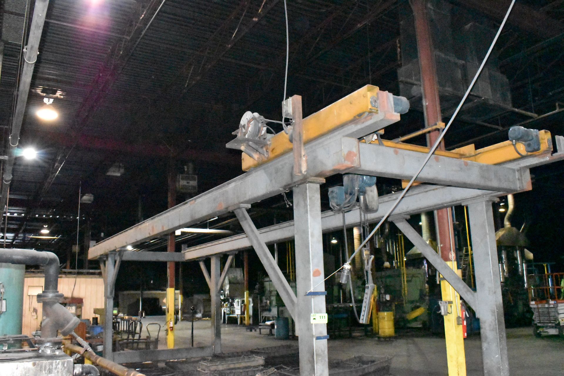 DEMAG 1,000LB CAPACITY FREESTANDING GANTRY CRANE SYSTEM WITH 8'6" SPAN, 10' HEIGHT UNDER THE HOOK, - Image 5 of 7