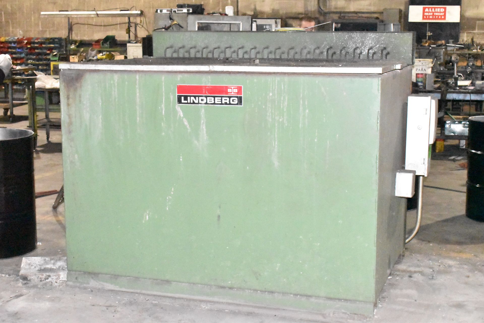 LINDBERG MODEL 484872 ELECTRIC SALT FURNACE WITH 500 DEGREES F MAX TEMP, 48"Wx72"Lx48"D APPROX SIZE, - Image 3 of 6