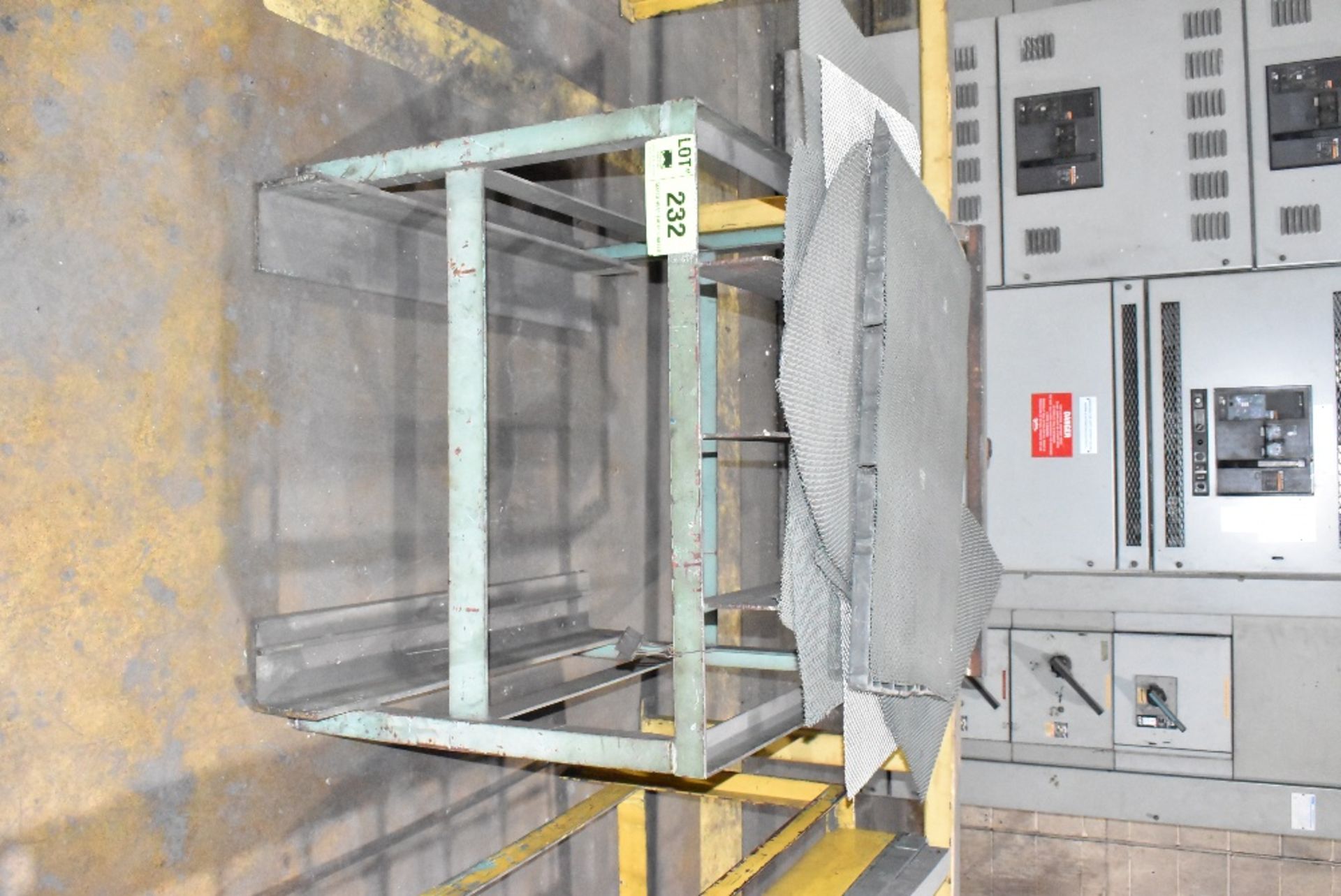 PARTS LOADING STATION WITH 36”X24”X1.25” ALLOY TRAY