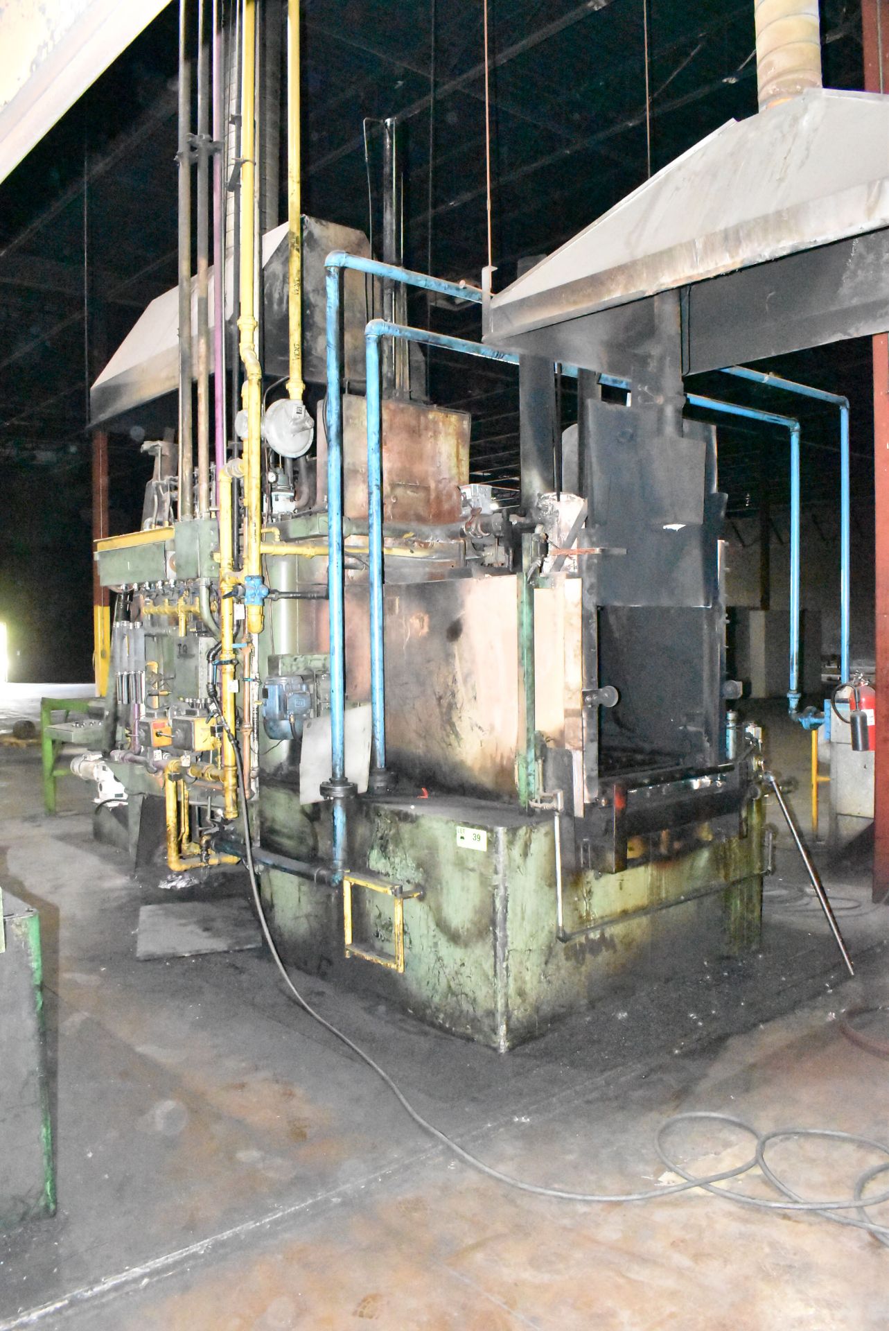 IPSEN T9-1350-AEMS NATURAL GAS FIRED CONTROLLED ATMOSPHERE INTERNAL QUENCH FURNACE WITH RKC REX-C900
