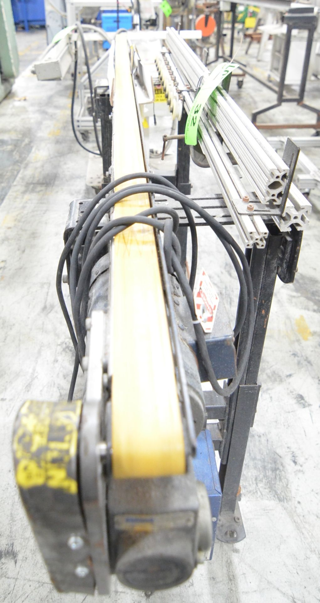 DORNER 2M1225C 2" X 84" PORTABLE IN-LINE VARIABLE SPEED RUBBER BELT CONVEYOR, 115V/1PH/60HZ, S/N - Image 3 of 3