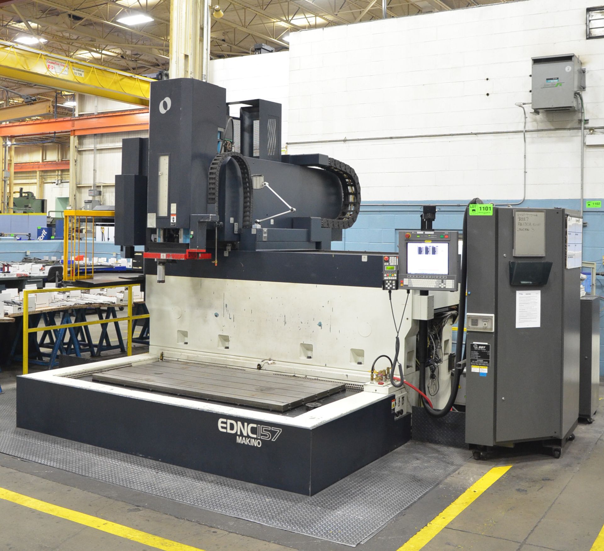 MAKINO (2012) EDNC 157 CNC RAM TYPE SINKER EDM WITH MAKINO MGH6 CNC CONTROL, 98.42"X55.11"X31.49" - Image 3 of 12