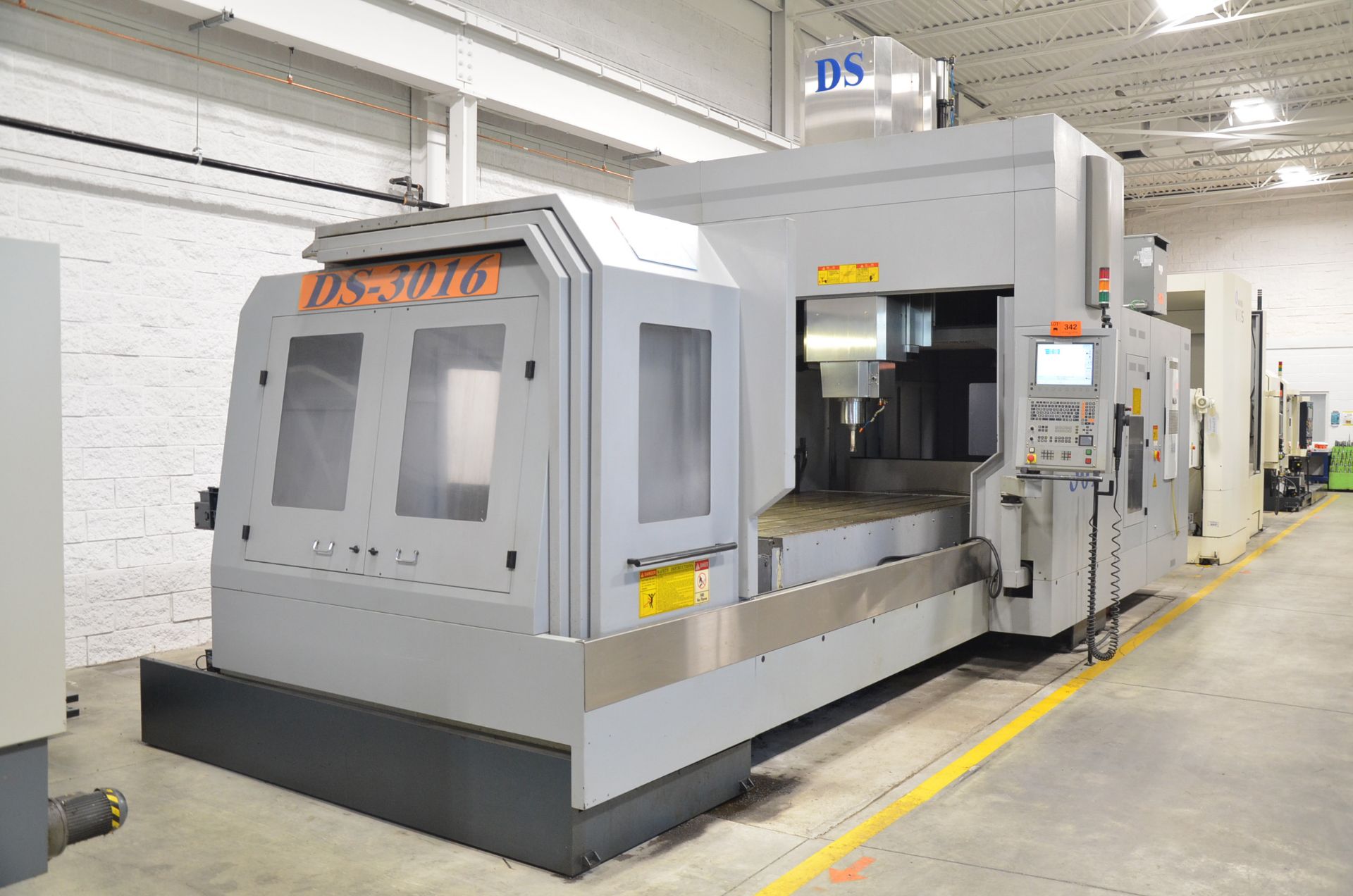 DYNAMIC SPEED (2010) GT-3016V GANTRY-TYPE VERTICAL MACHINING CENTER WITH HEIDENHAIN ITNC530 CNC - Image 2 of 11